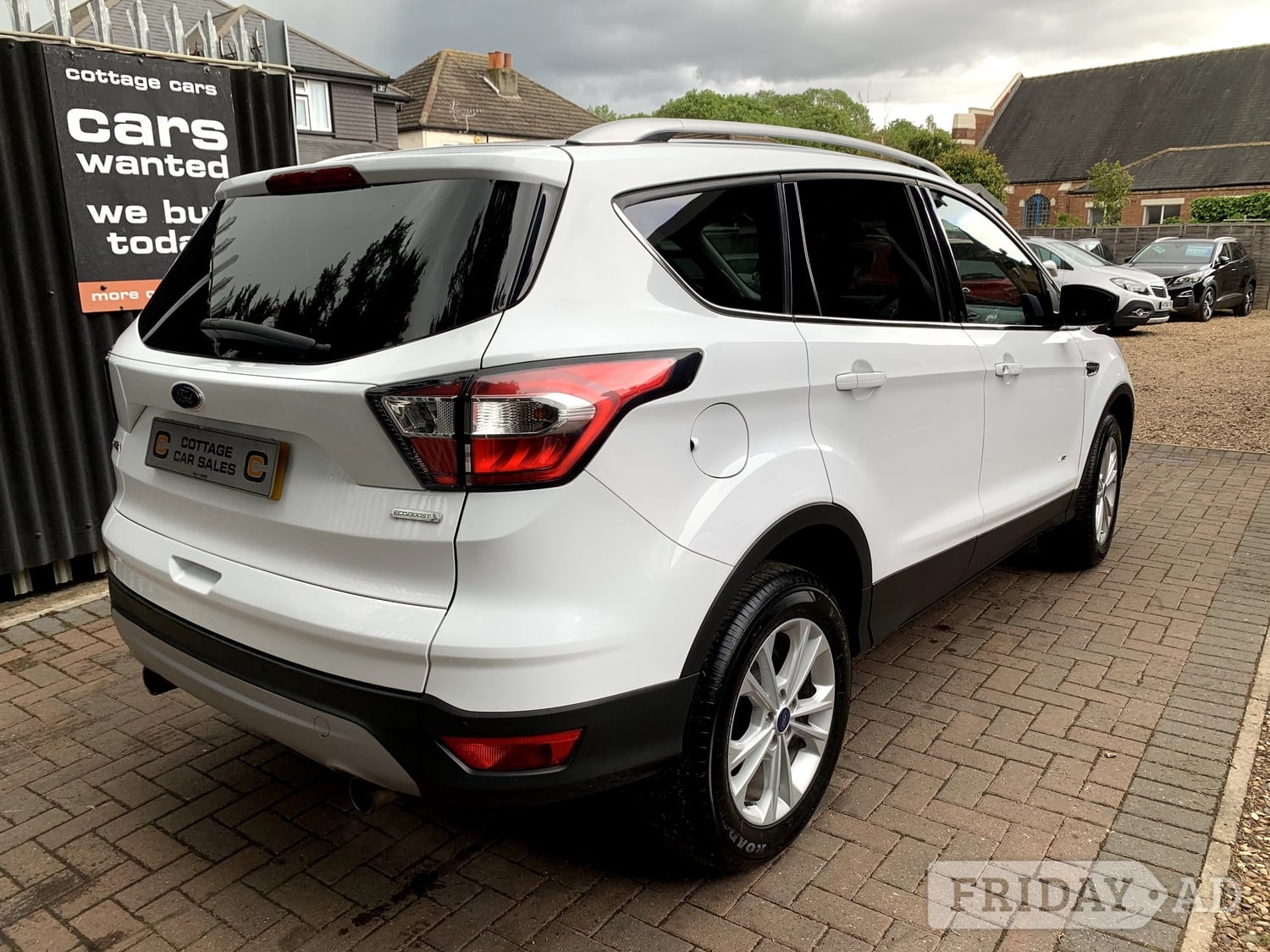 [ berth ]Ford Kuga
