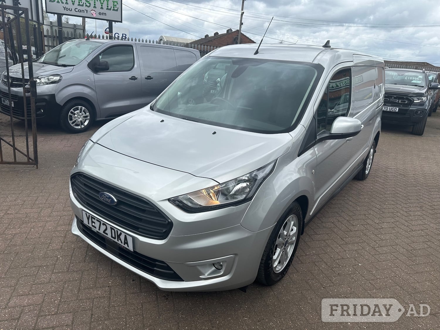 [ berth ]Ford Transit Connect