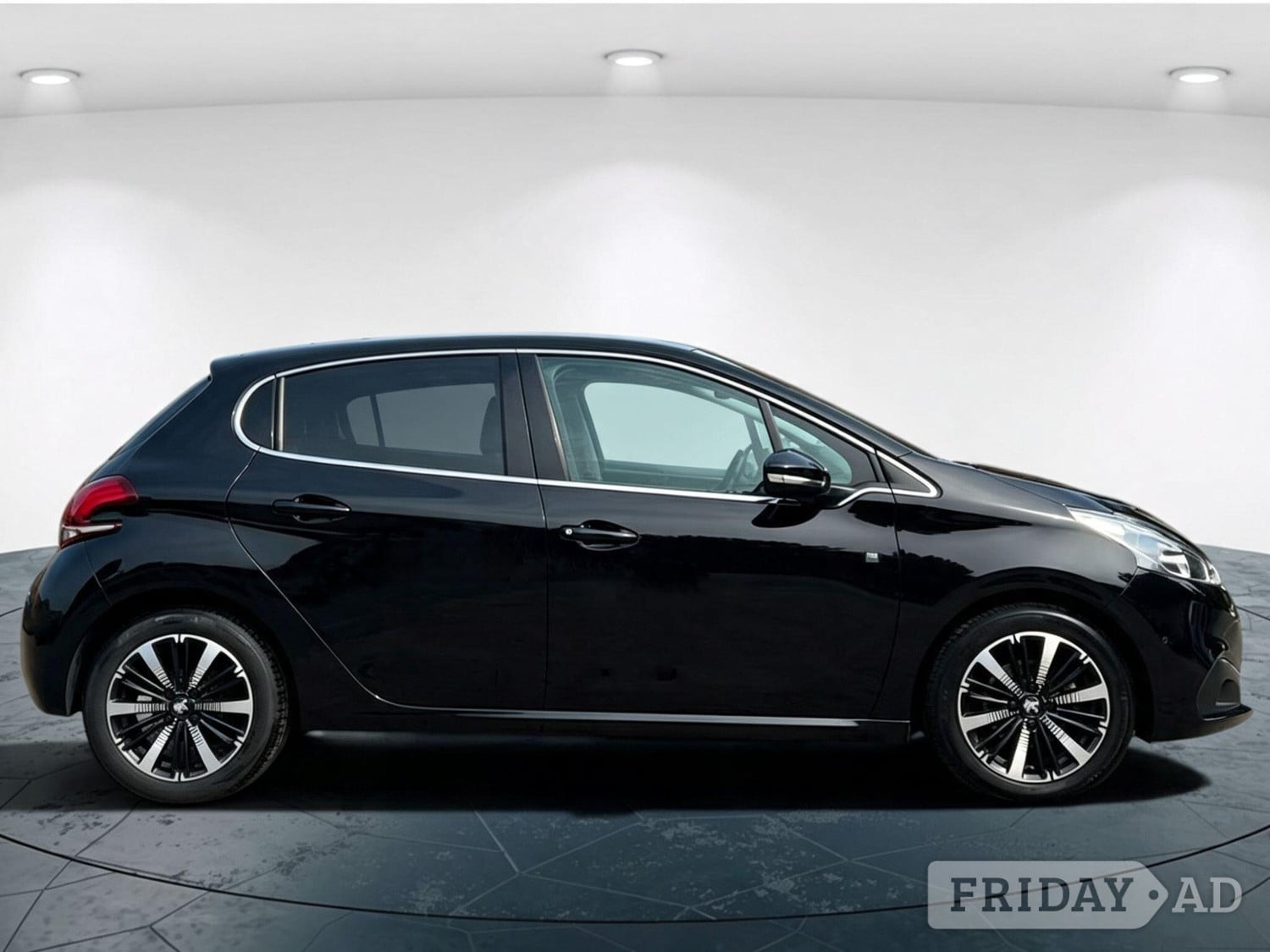 [ berth ]Peugeot 208