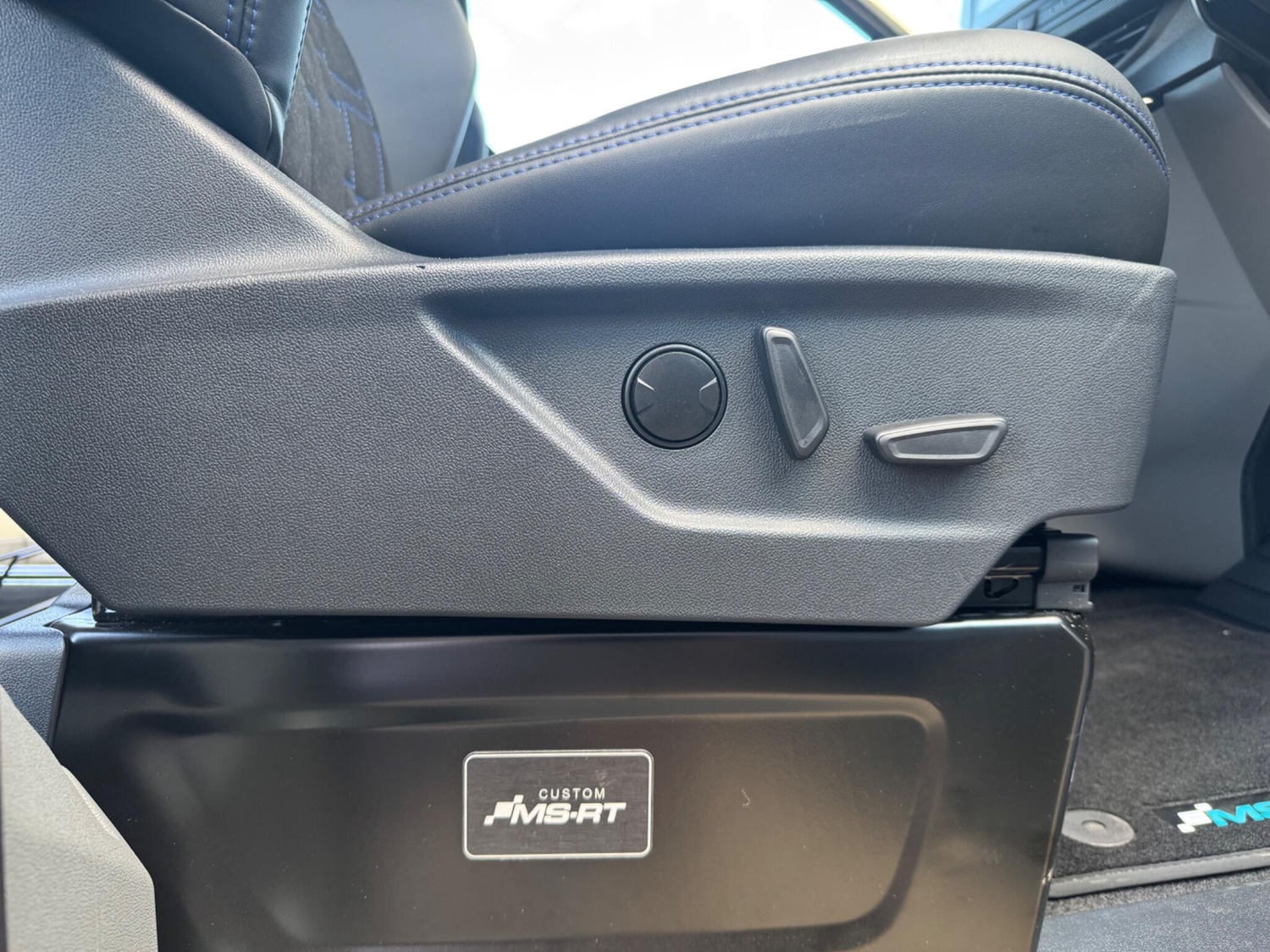 Ford Transit Custom 2026 - Vans & Commercial Vehicles