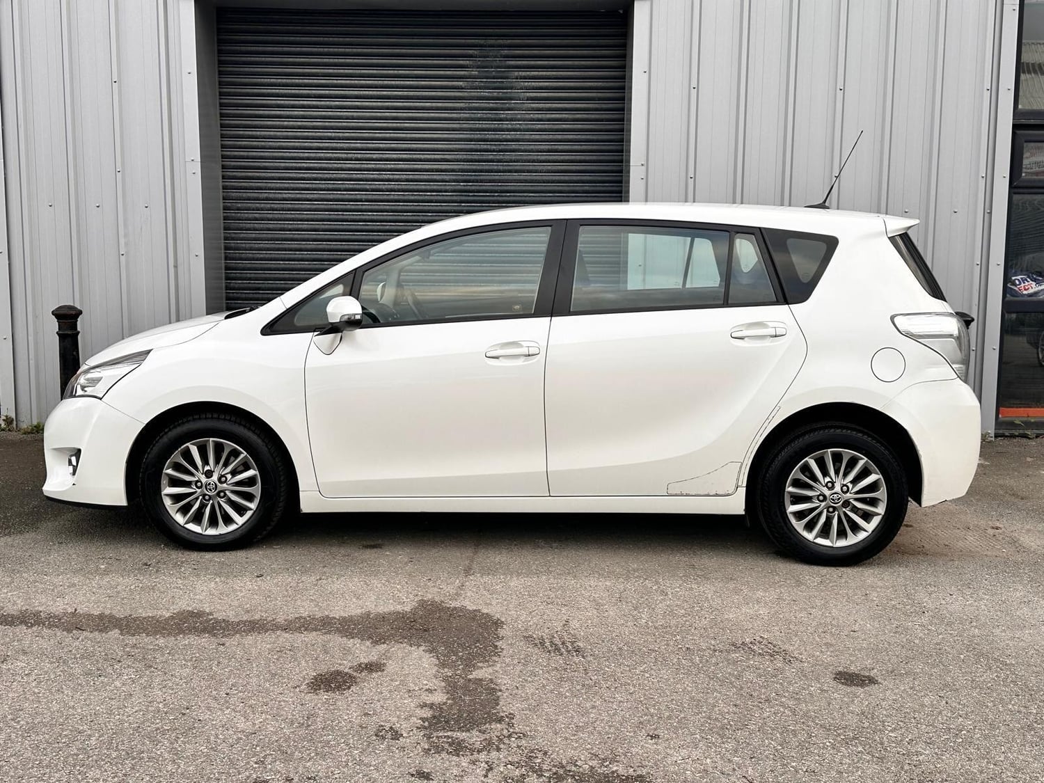 Toyota Verso 2017 - Cars in Blackburn
