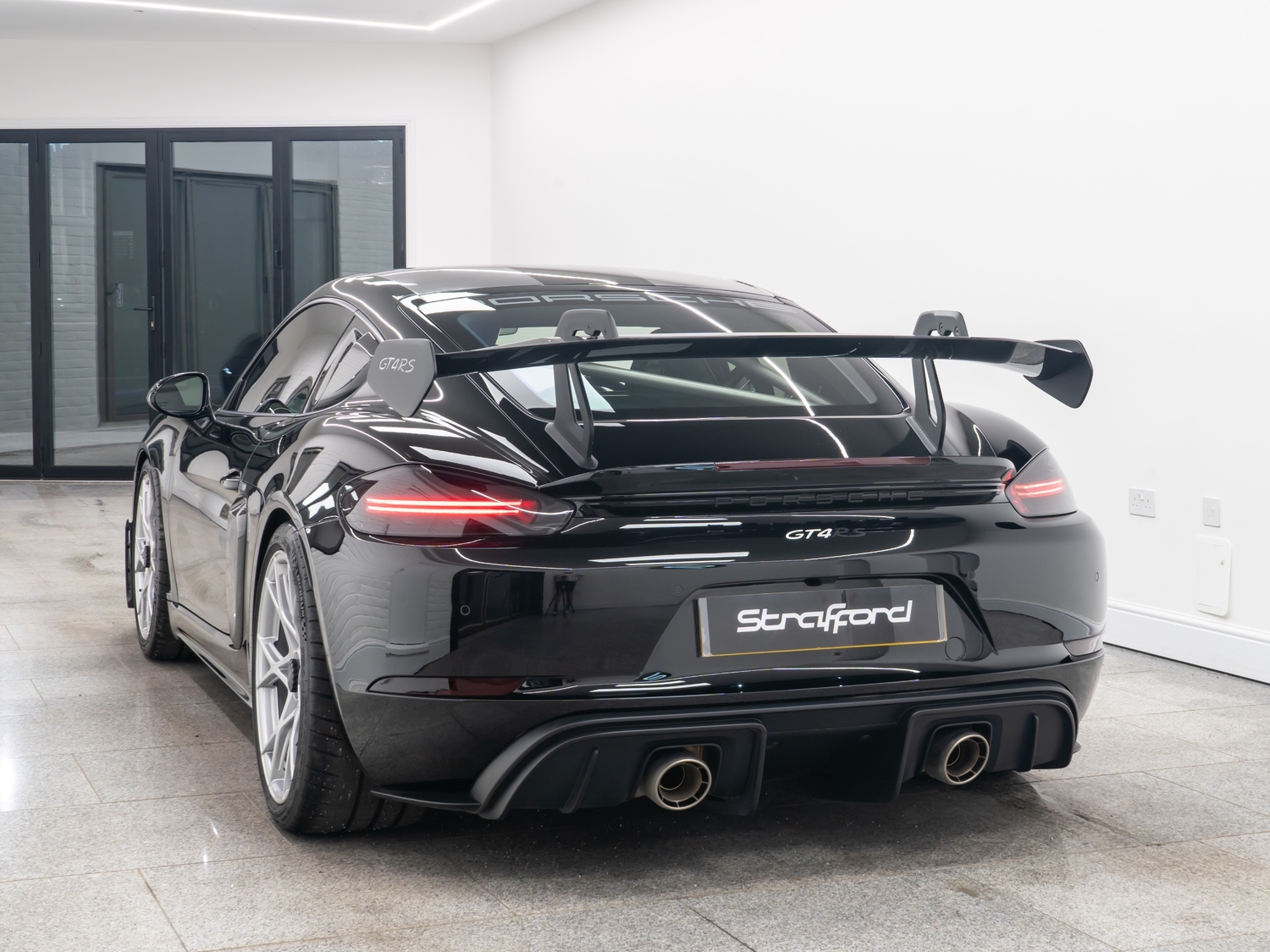[ berth ]Porsche Cayman