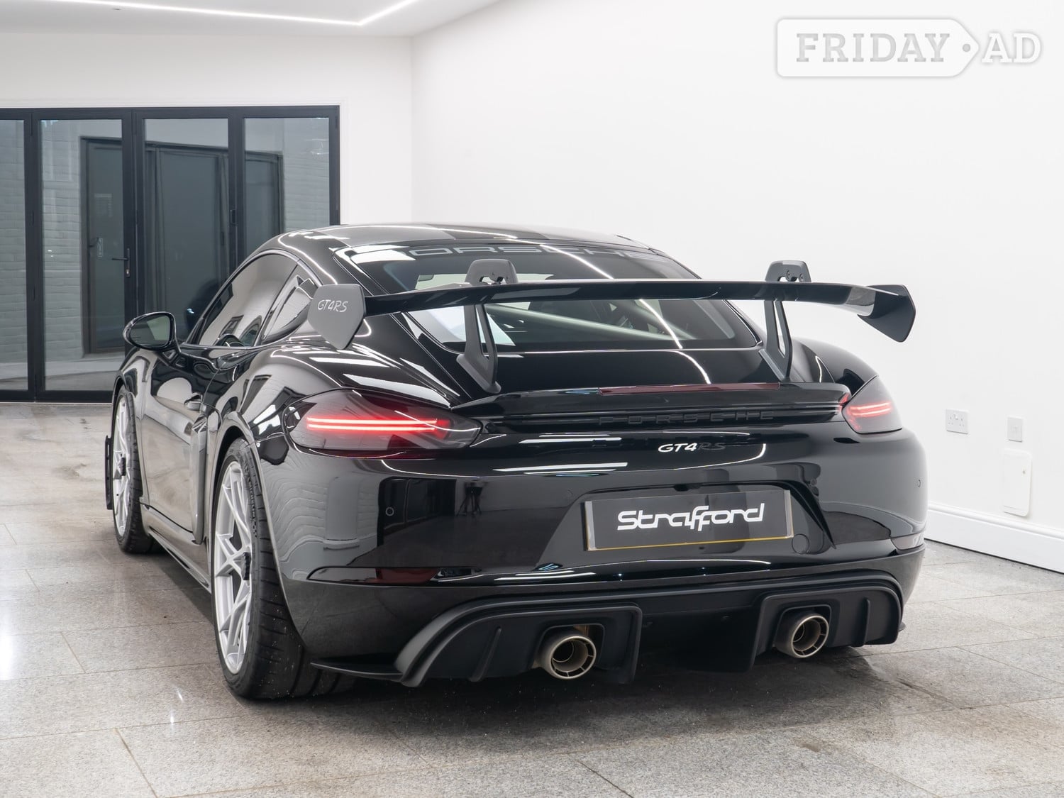 [ berth ]Porsche Cayman