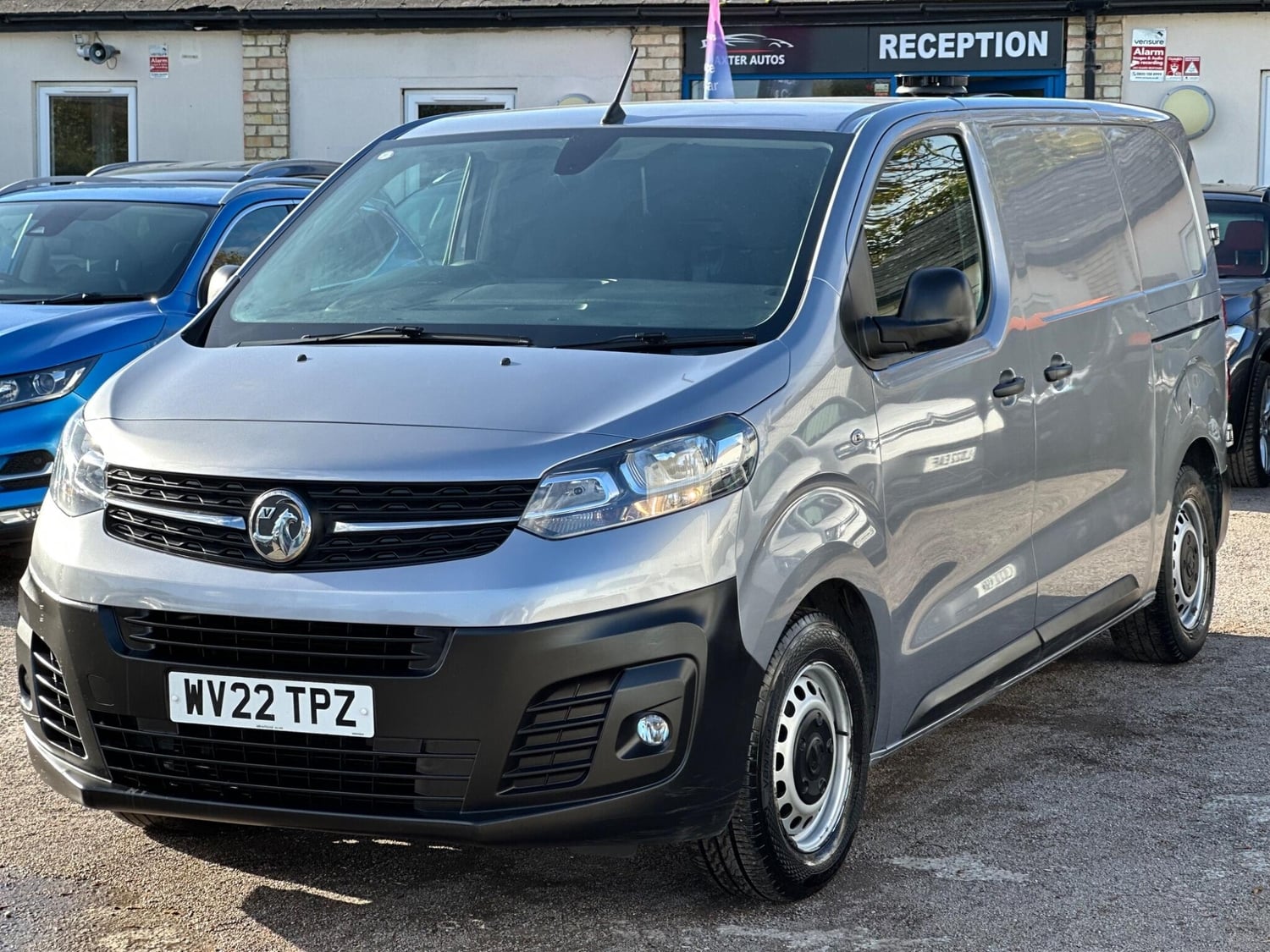 [ berth ]Vauxhall Vivaro