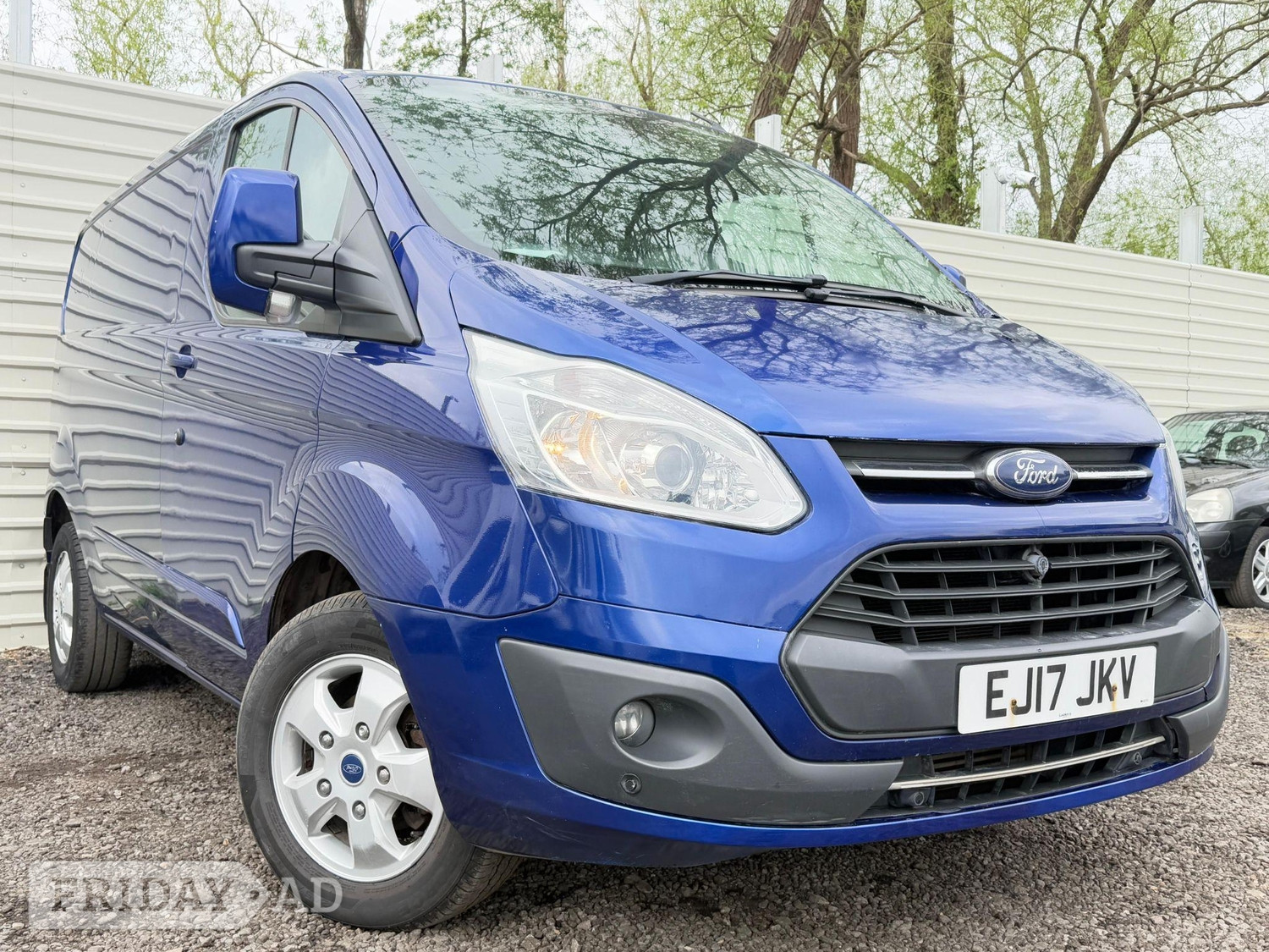 [ berth ]Ford Transit Custom