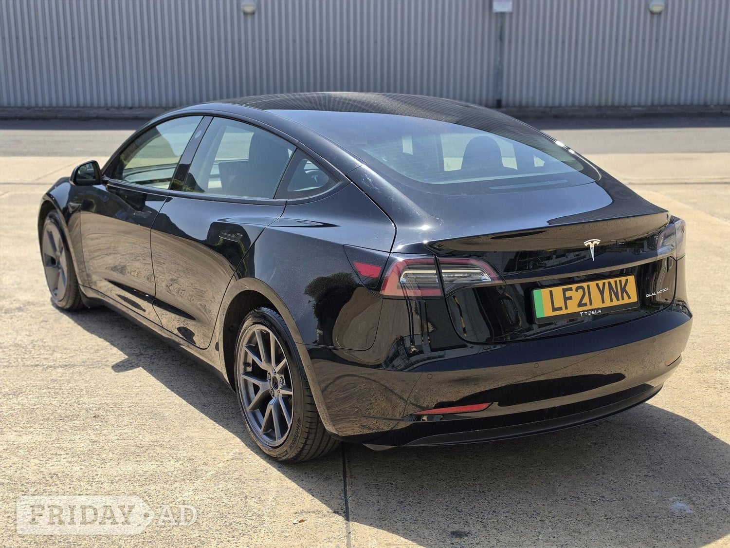 [ berth ]Tesla Model 3