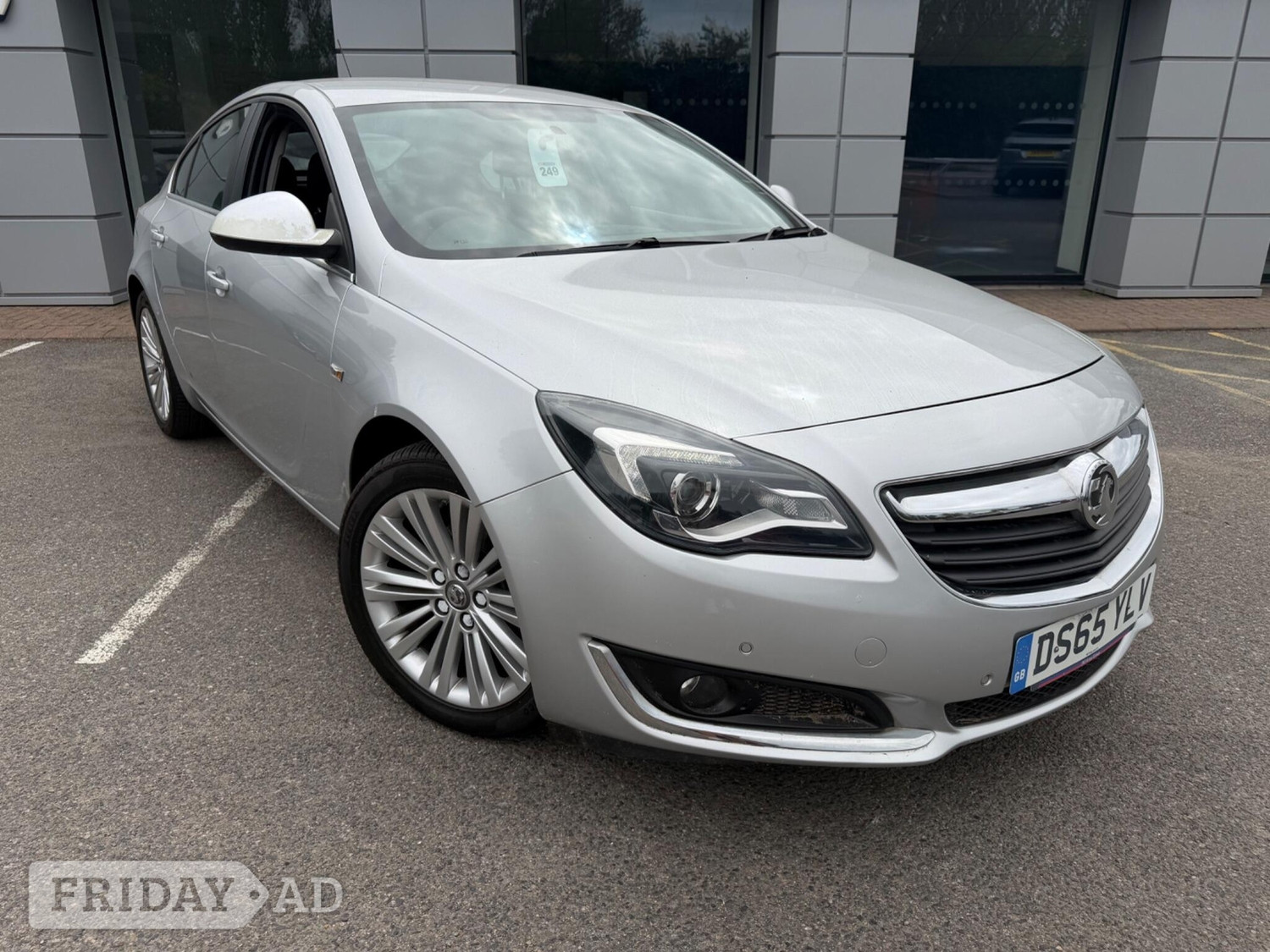 [ berth ]Vauxhall Insignia