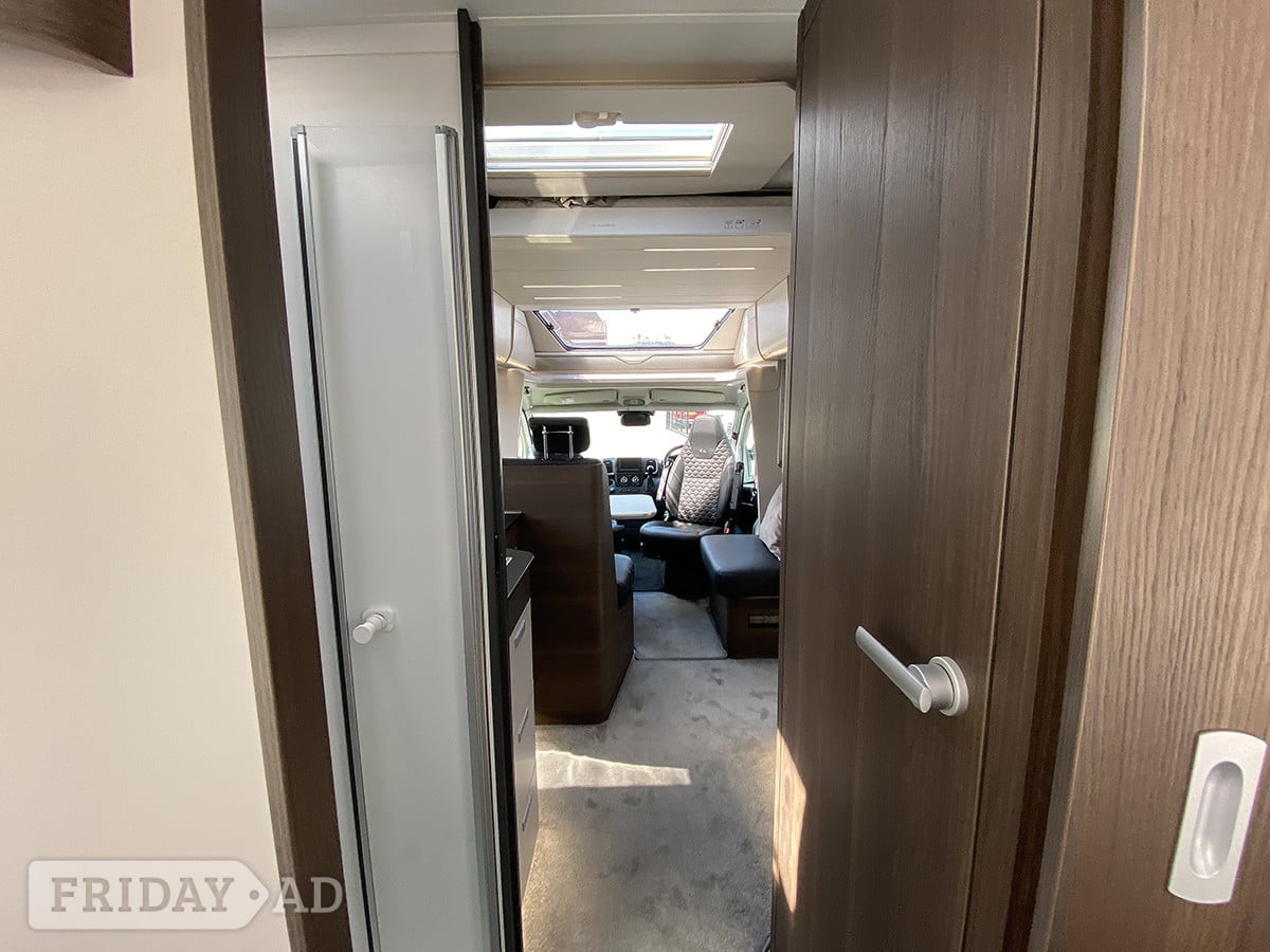 [4 berth ]Adria Matrix Supreme 670 SC