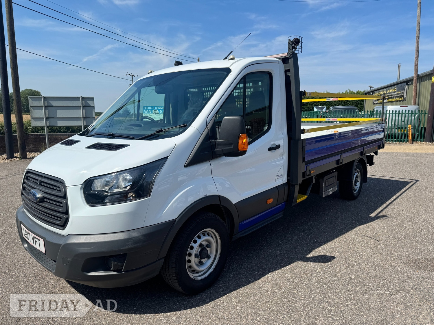 [ berth ]Ford Transit Dropside