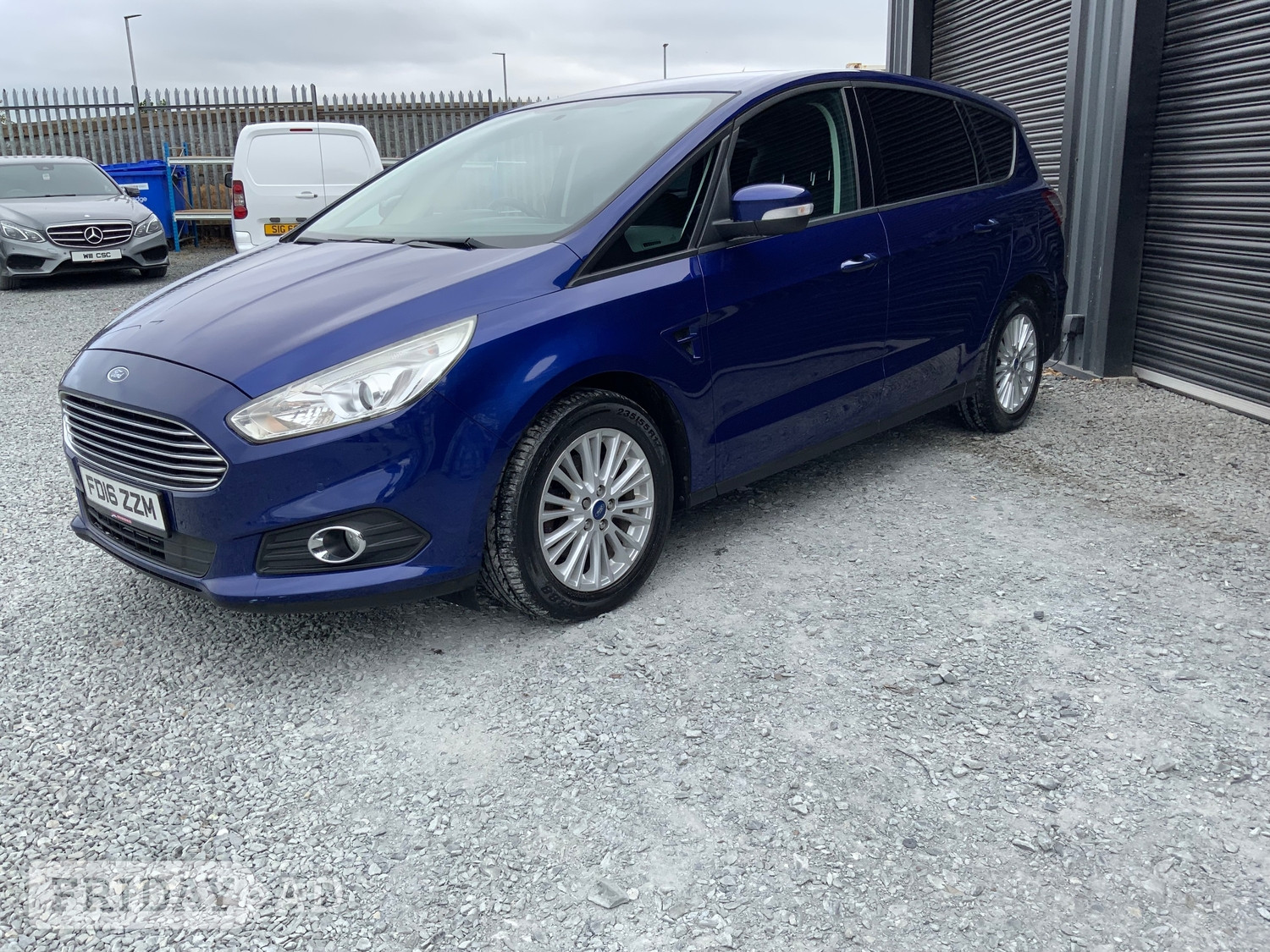 [ berth ]Ford S-Max