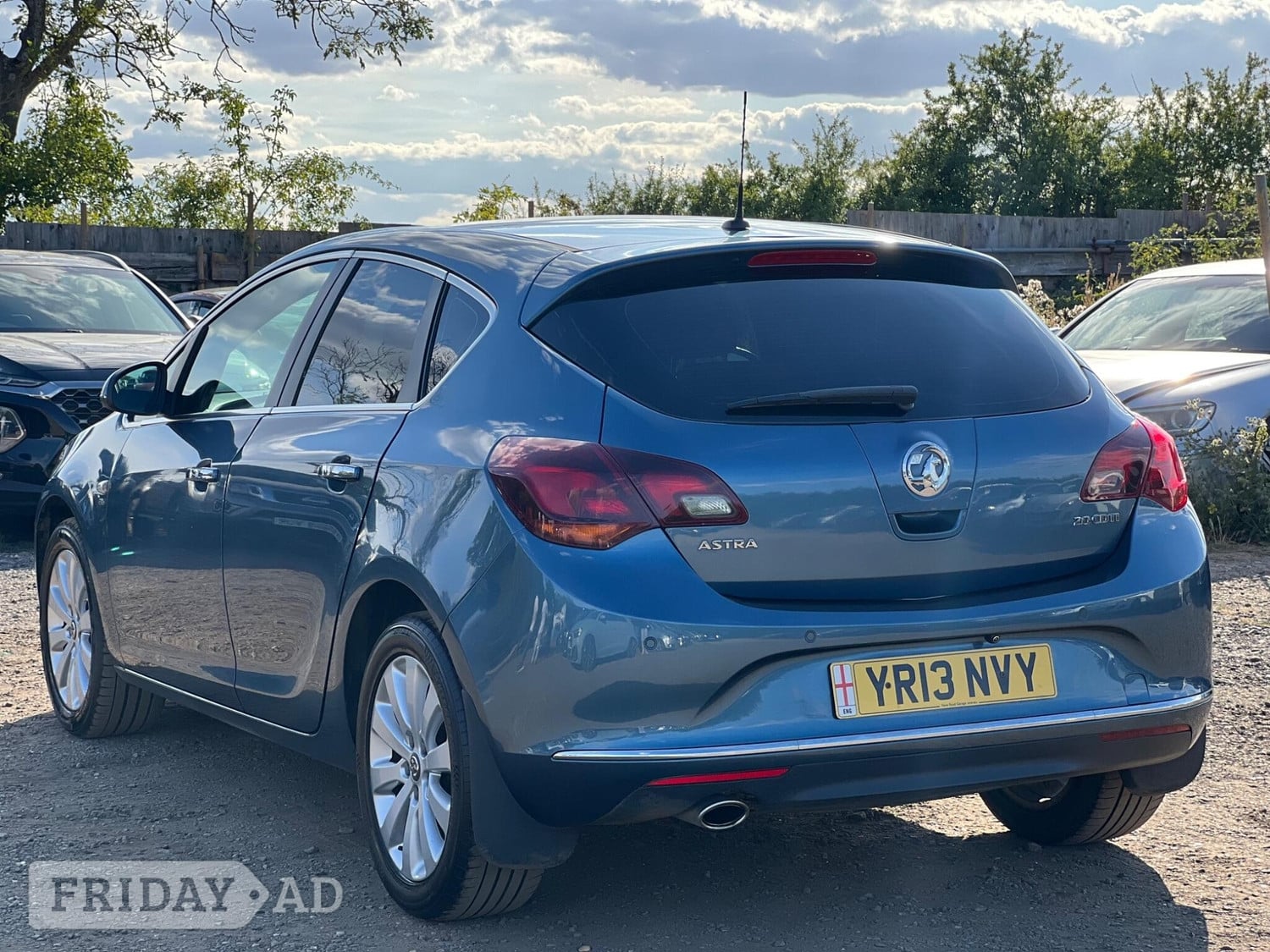Vauxhall Astra 2013 - Cars