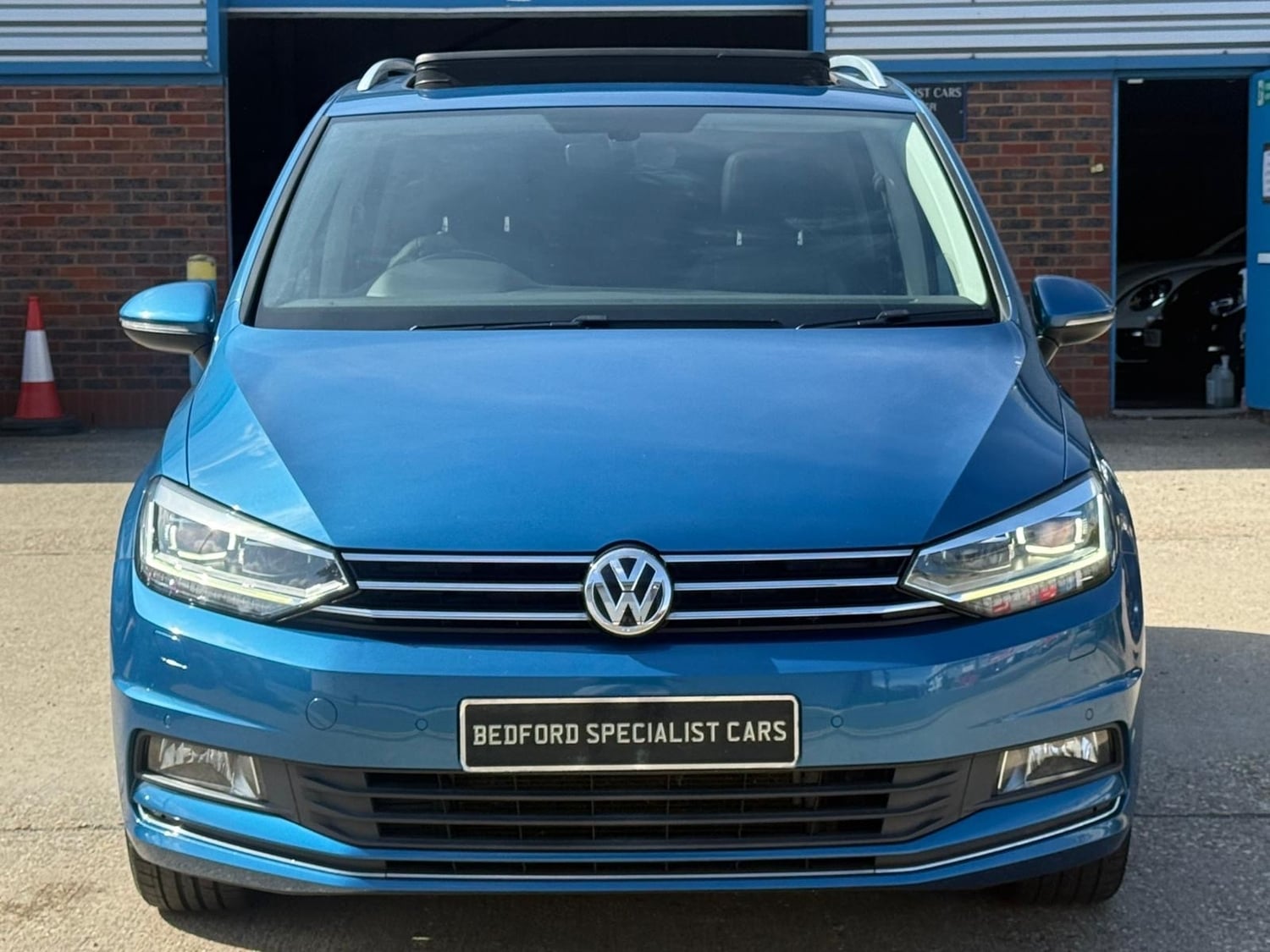 Volkswagen Touran 2016 - Cars