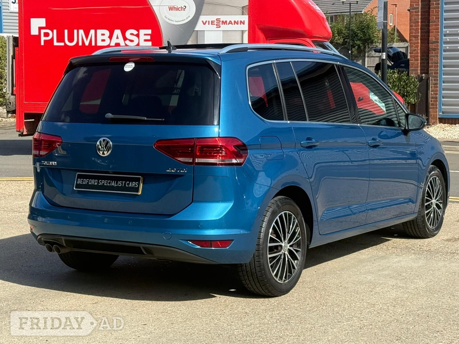 Volkswagen Touran 2016 - Cars in Bedford