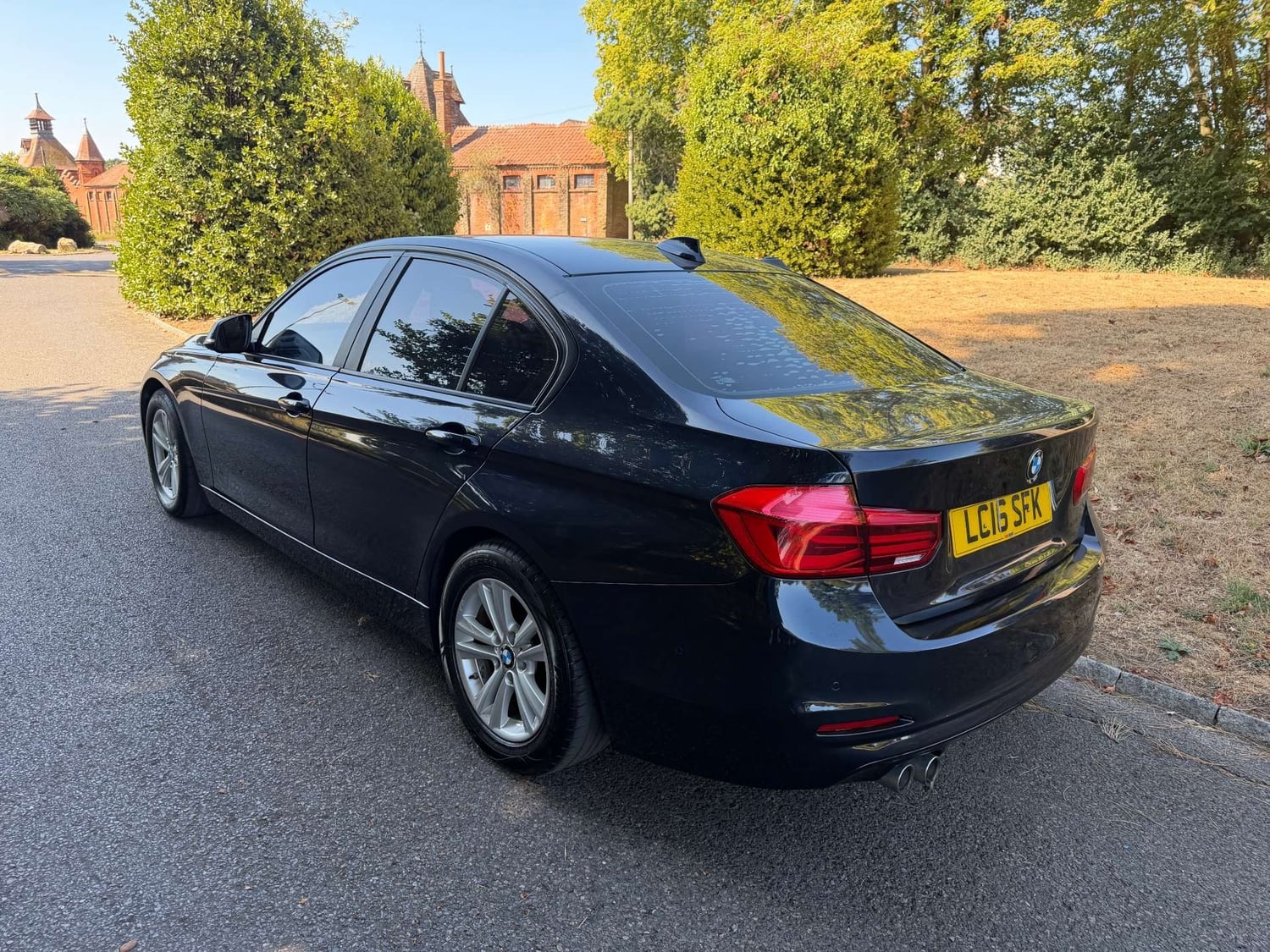 BMW 3 Series Leatherhead