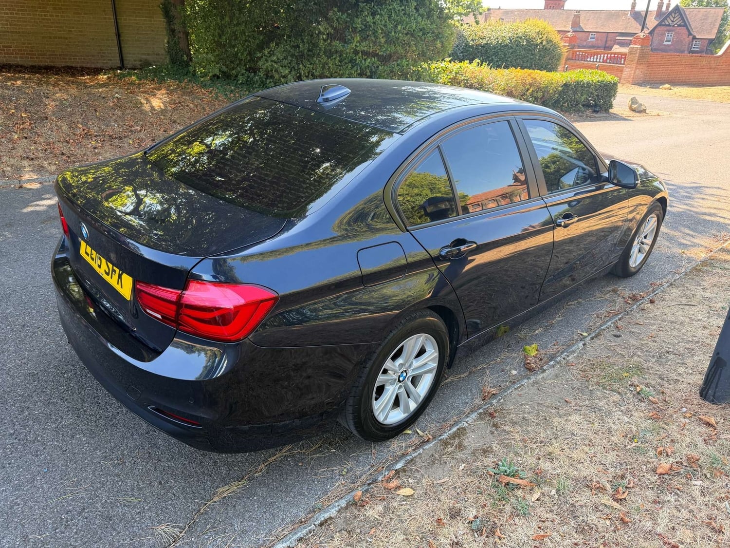 BMW 3 Series 2016 - Cars in Leatherhead