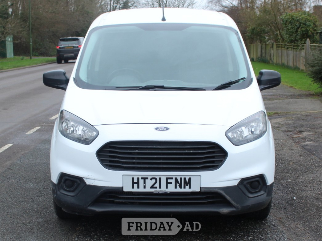 [ berth ]Ford Transit Courier