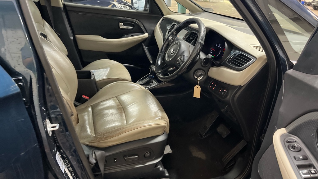 [ berth ]Kia Carens