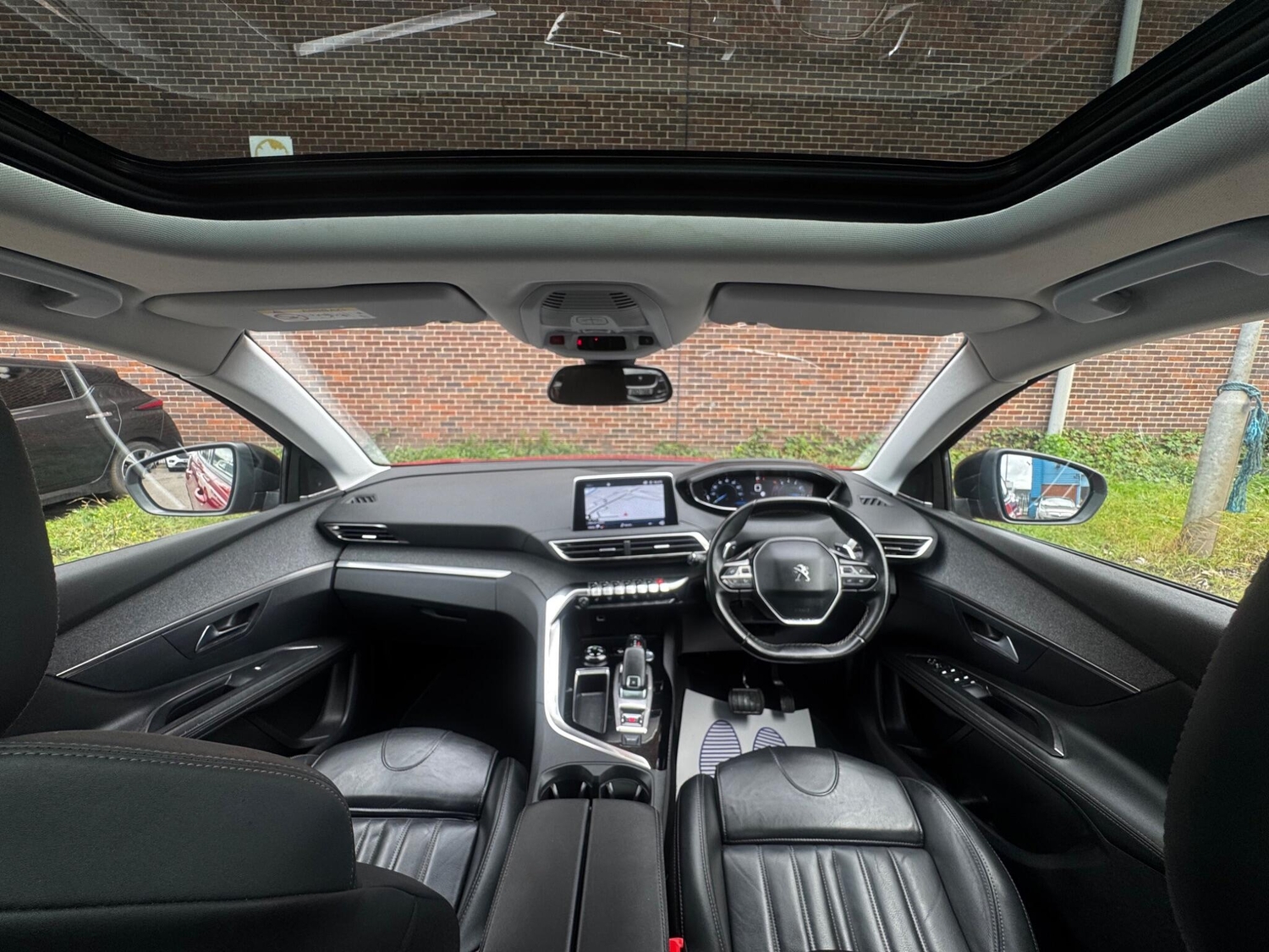 [ berth ]Peugeot 3008