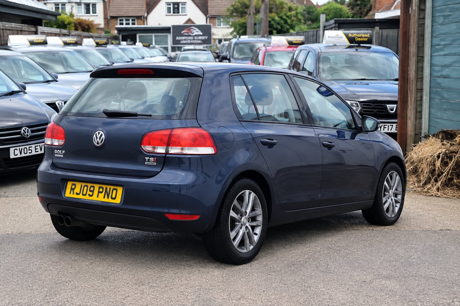 Volkswagen Golf 2009 - Cars in Ashford