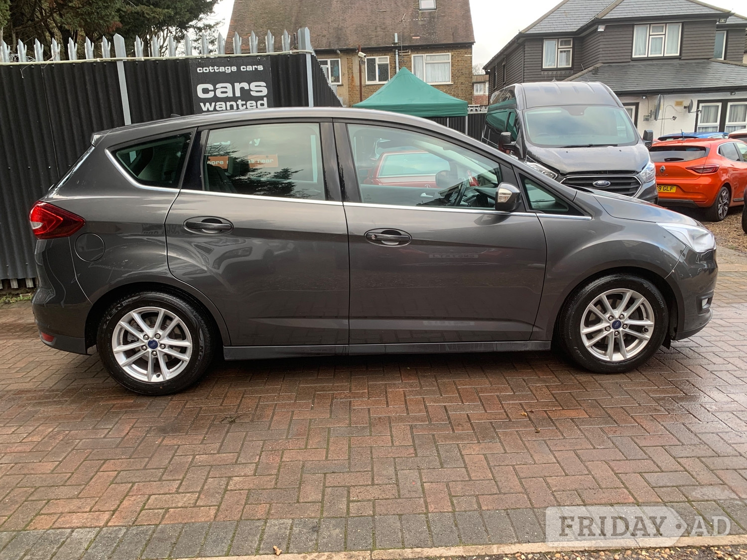 [ berth ]Ford C-MAX