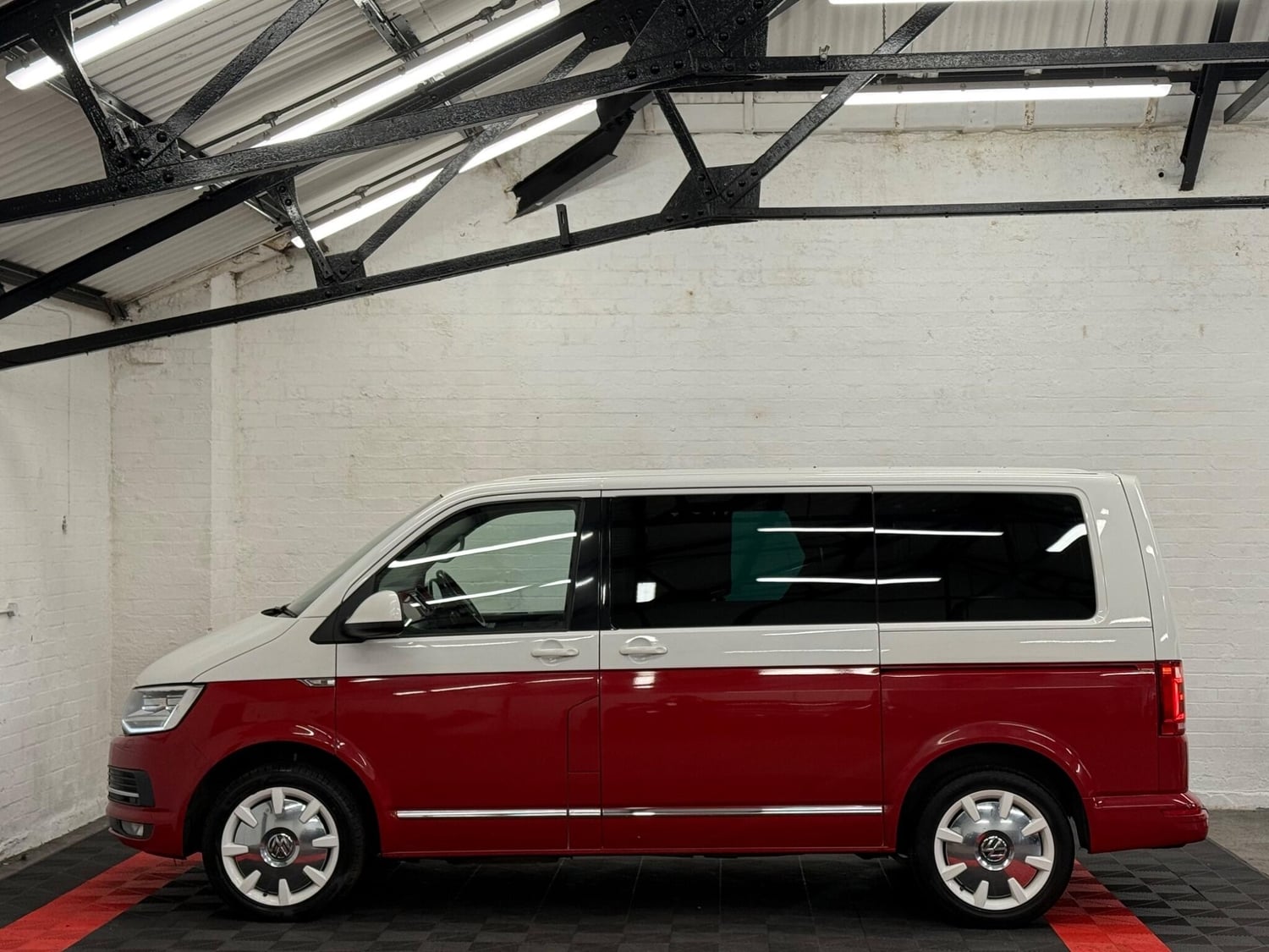 [ berth ]Volkswagen Caravelle