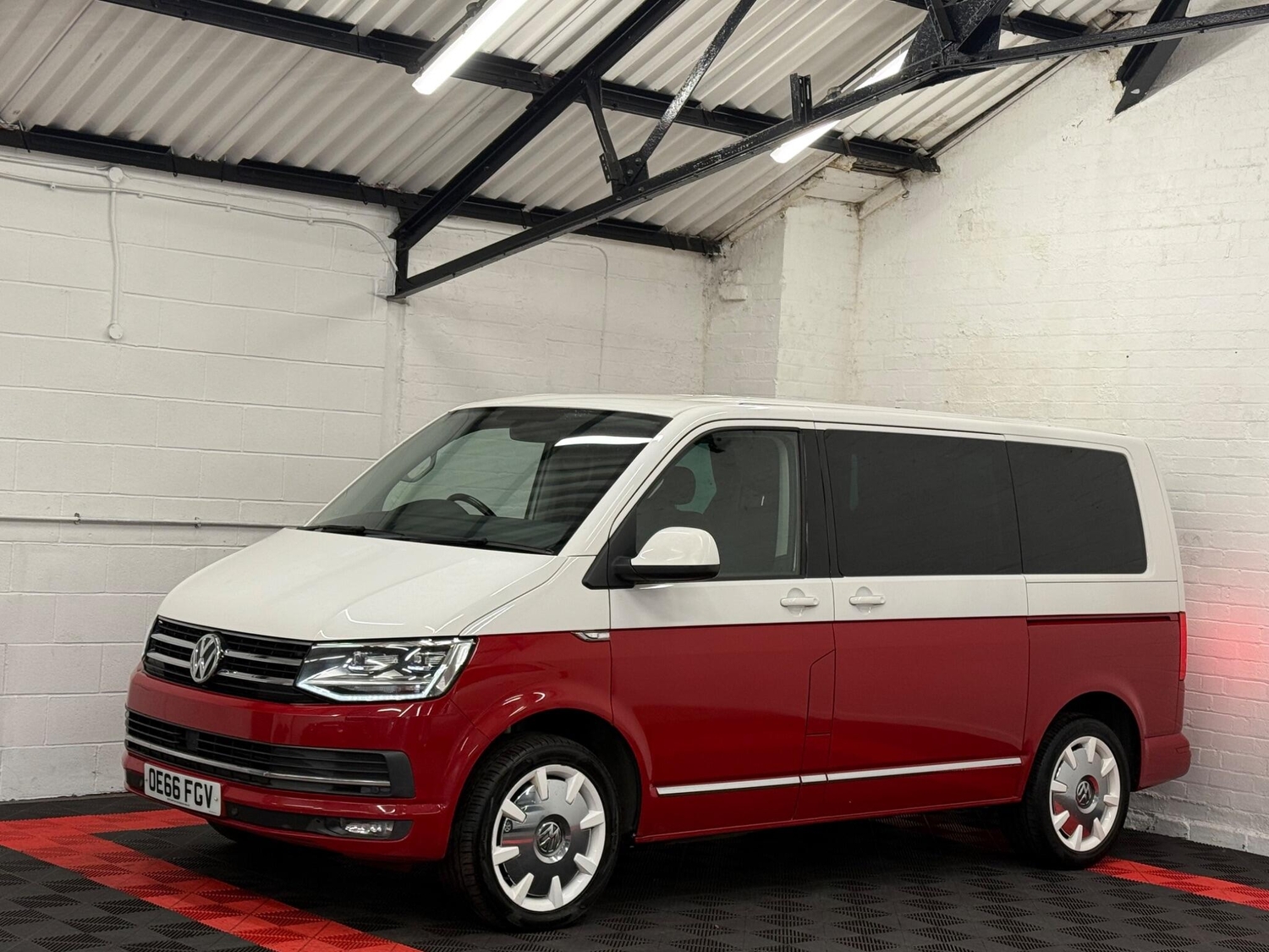 Volkswagen Caravelle 2016 - Cars