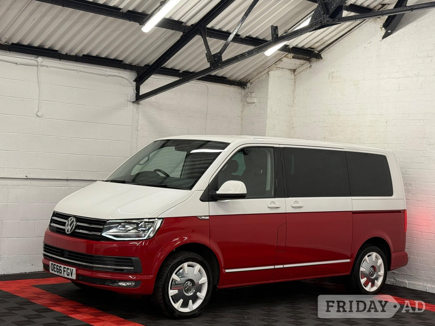 Volkswagen Caravelle 2016 - Cars