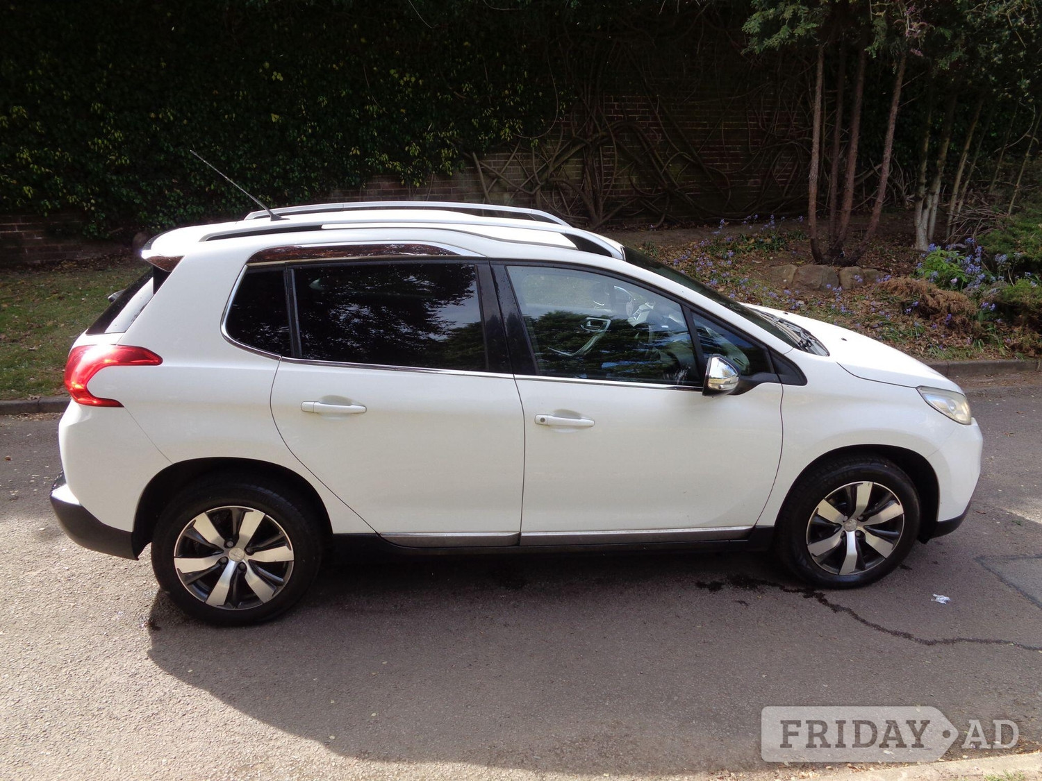 [ berth ]Peugeot 2008