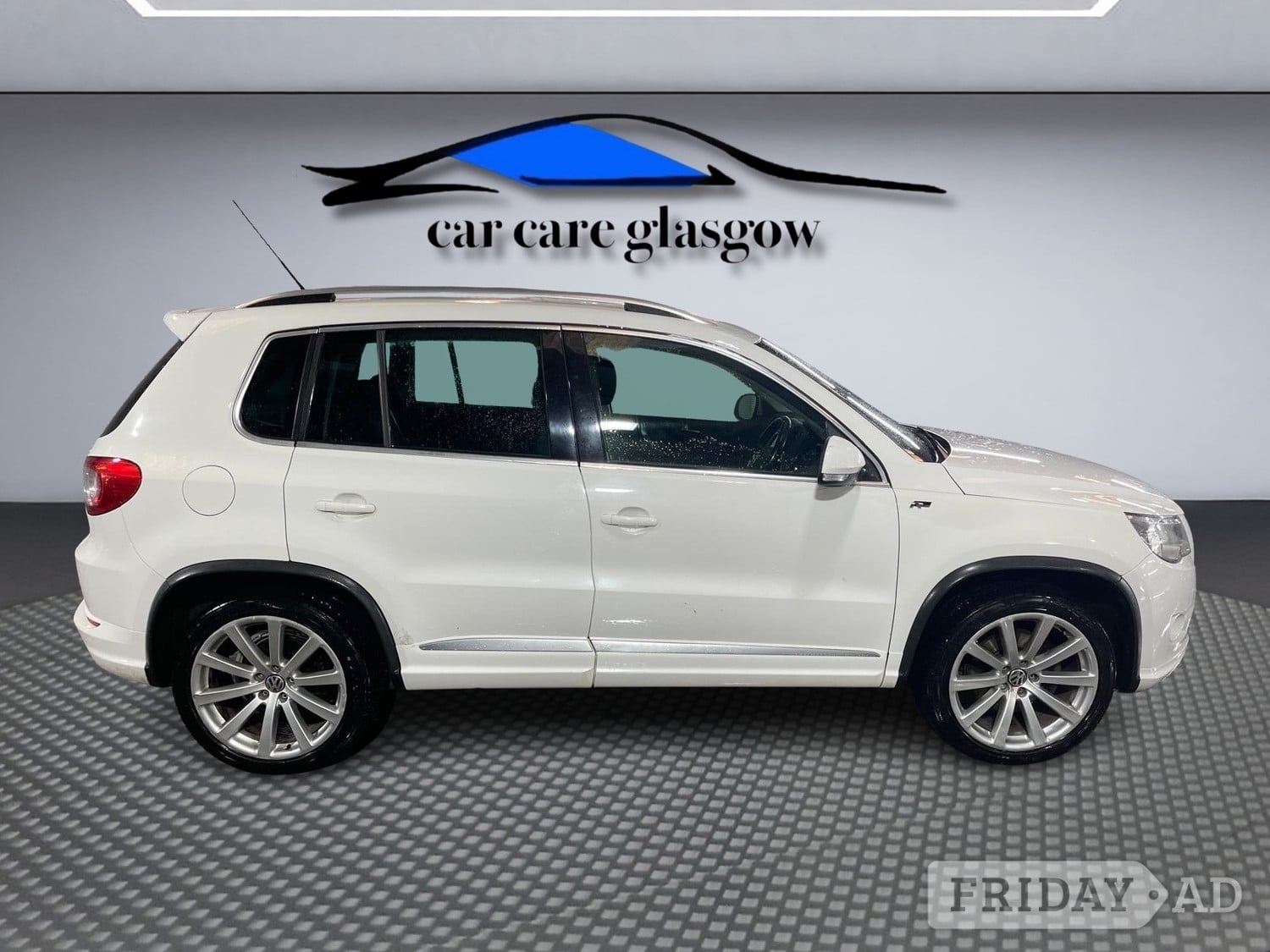 Volkswagen Tiguan 2011 - Cars
