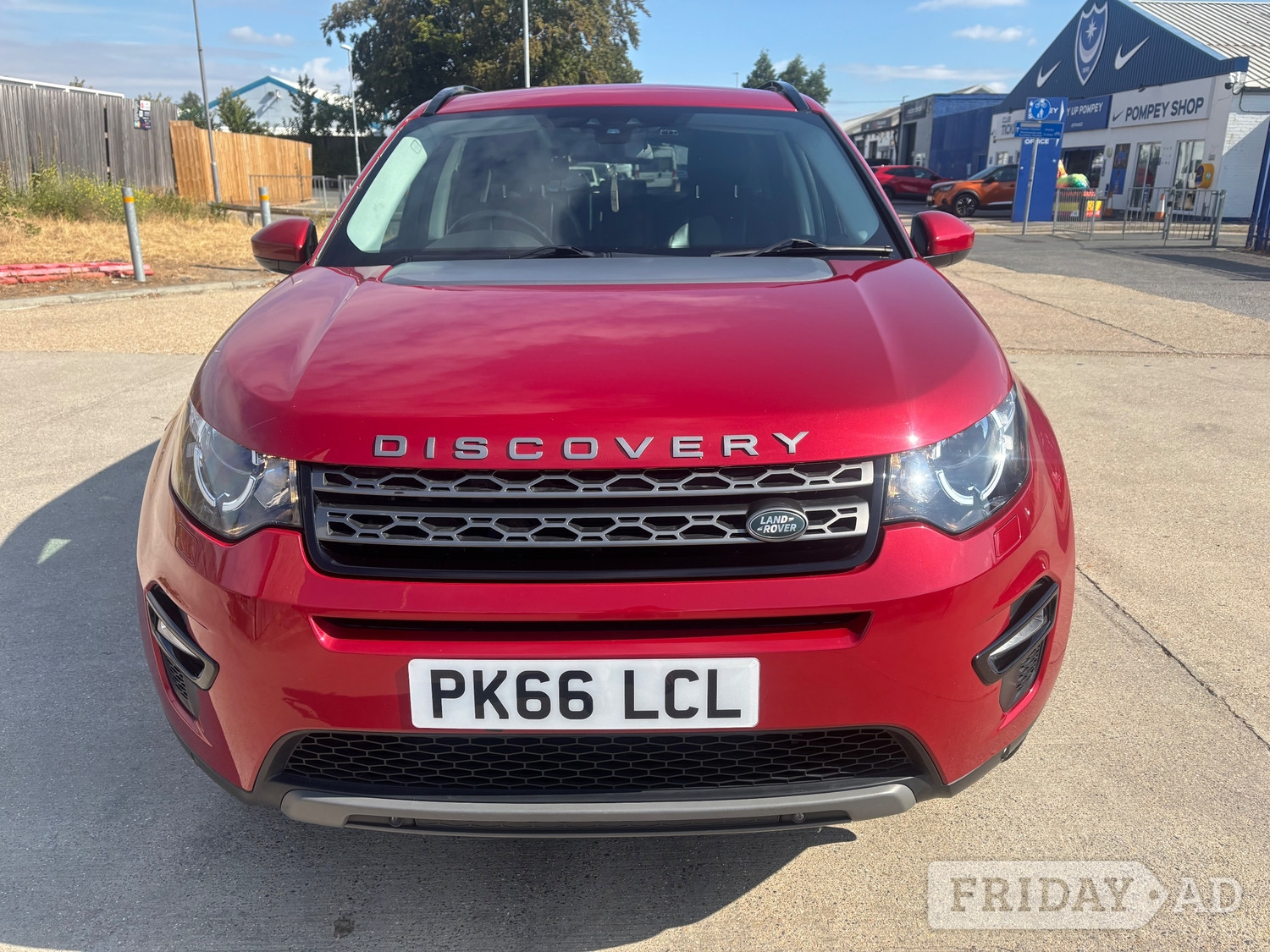 [ berth ]Land Rover Discovery Sport