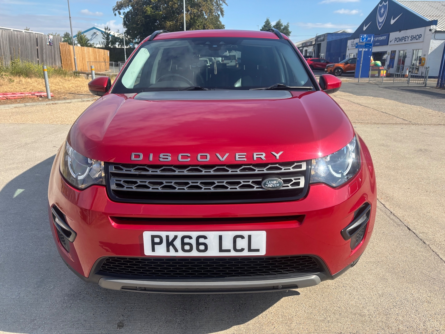 [ berth ]Land Rover Discovery Sport