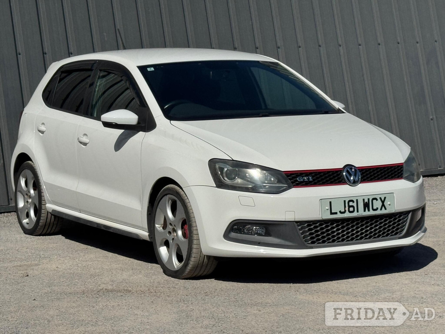 Volkswagen Polo 2011 - Cars in Farnham
