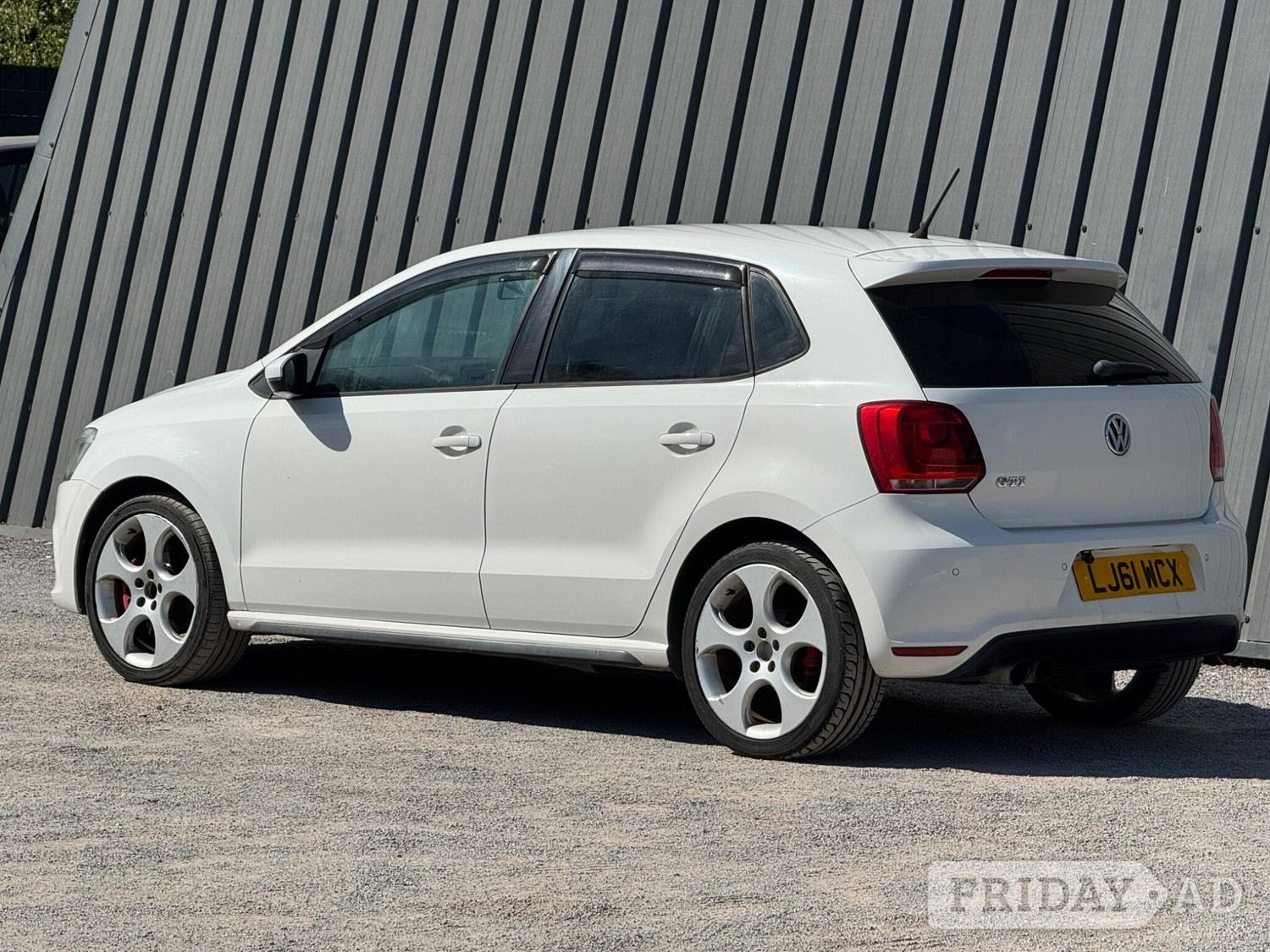 Volkswagen Polo 2011 - Cars