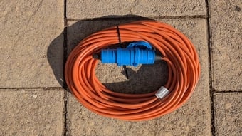 25m Mains electric hook-up cable