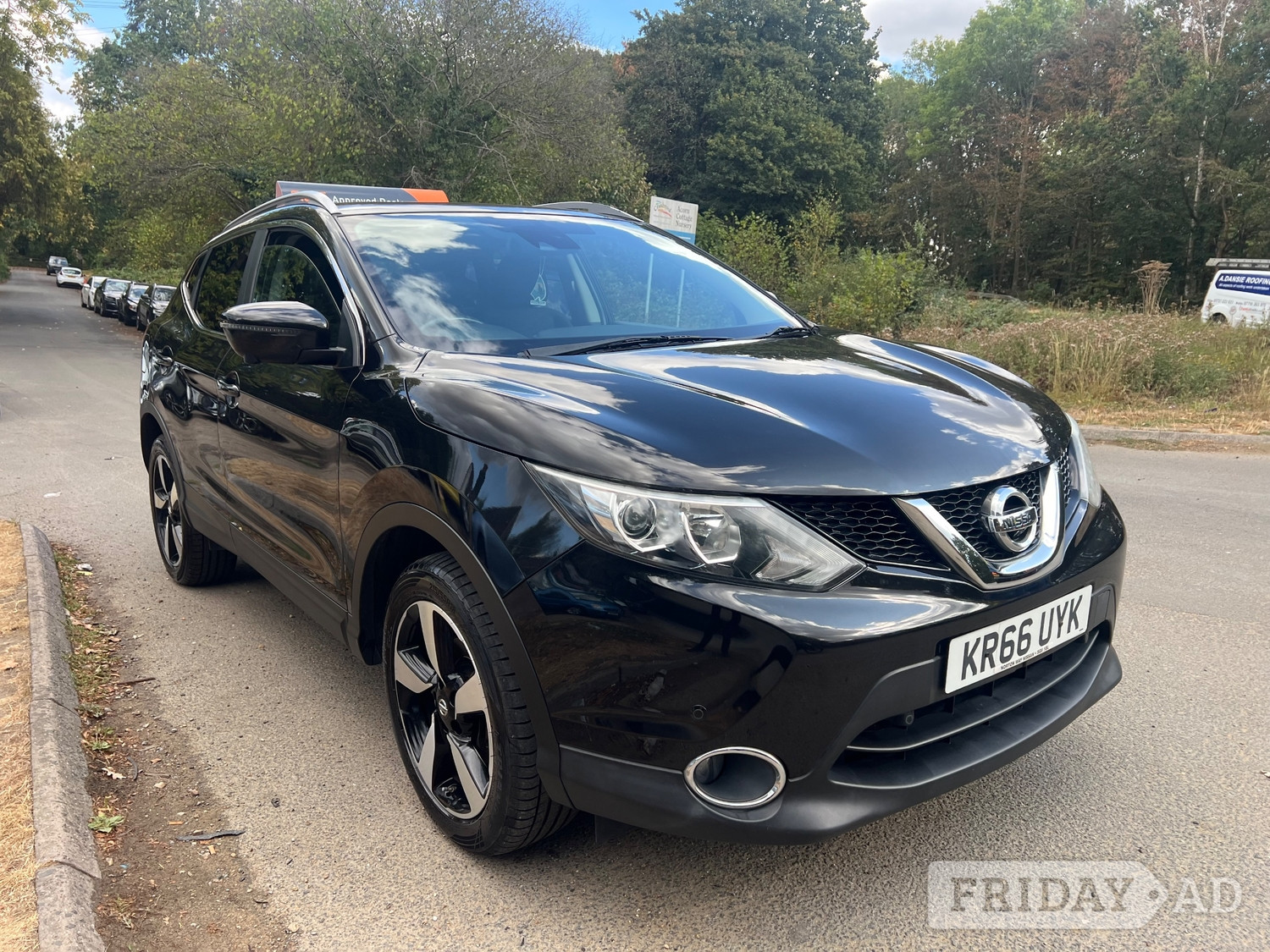 Nissan Qashqai 2016 in Horley