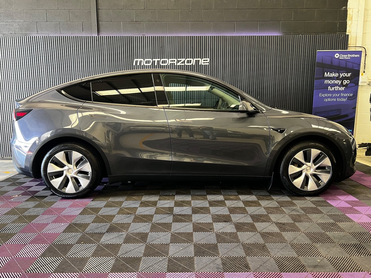 Tesla Model Y 2022 - Cars in Durham