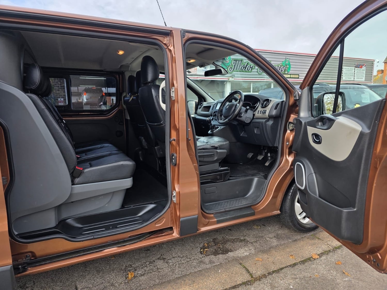 [ berth ]Renault Trafic
