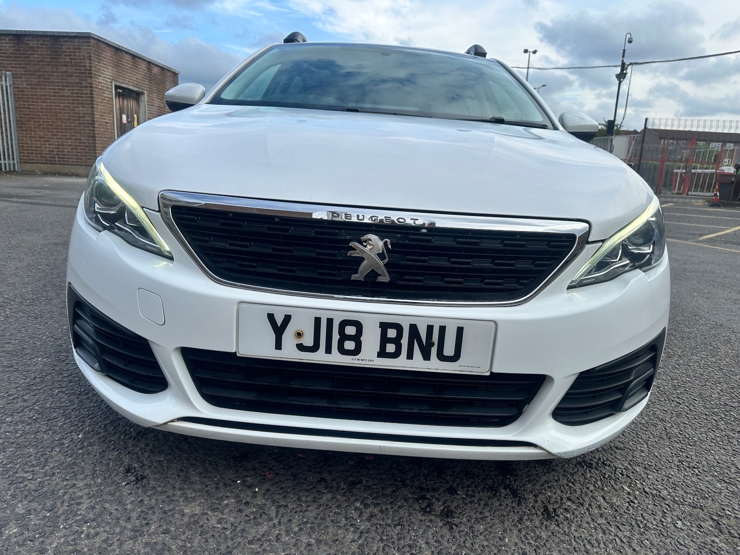 Peugeot 308 2018 - Cars in Slough