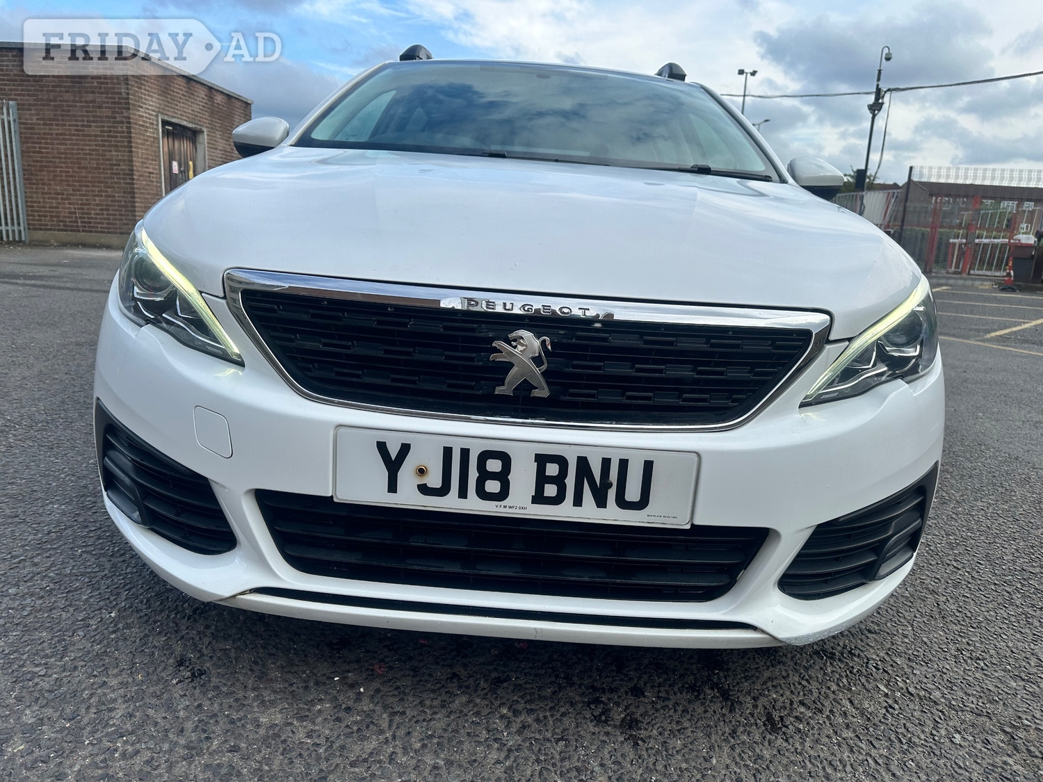 Peugeot 308 2018 - Cars in Slough