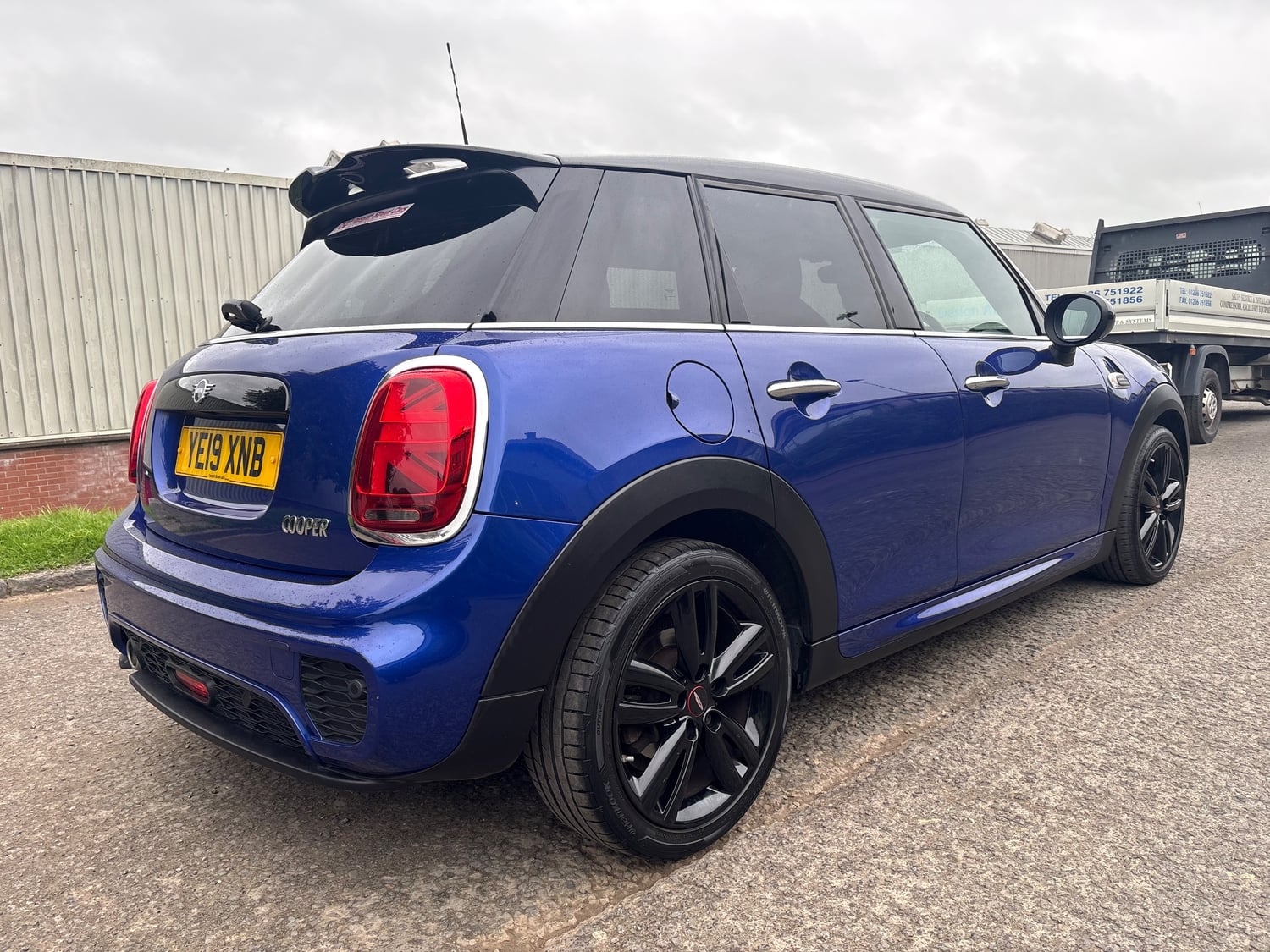 [ berth ]Mini Hatch
