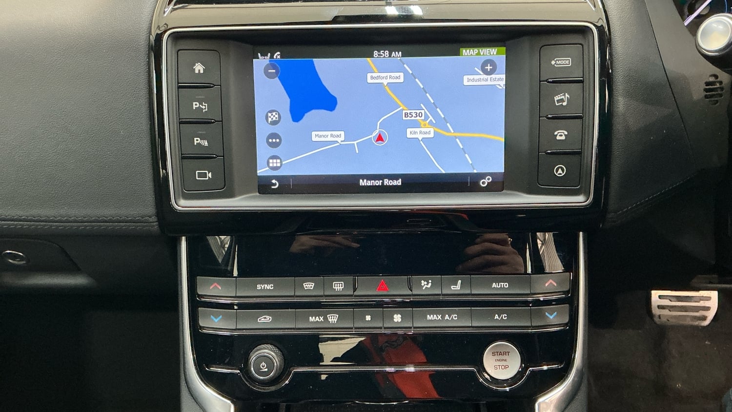 Jaguar XE 2017 - Cars in Hillingdon