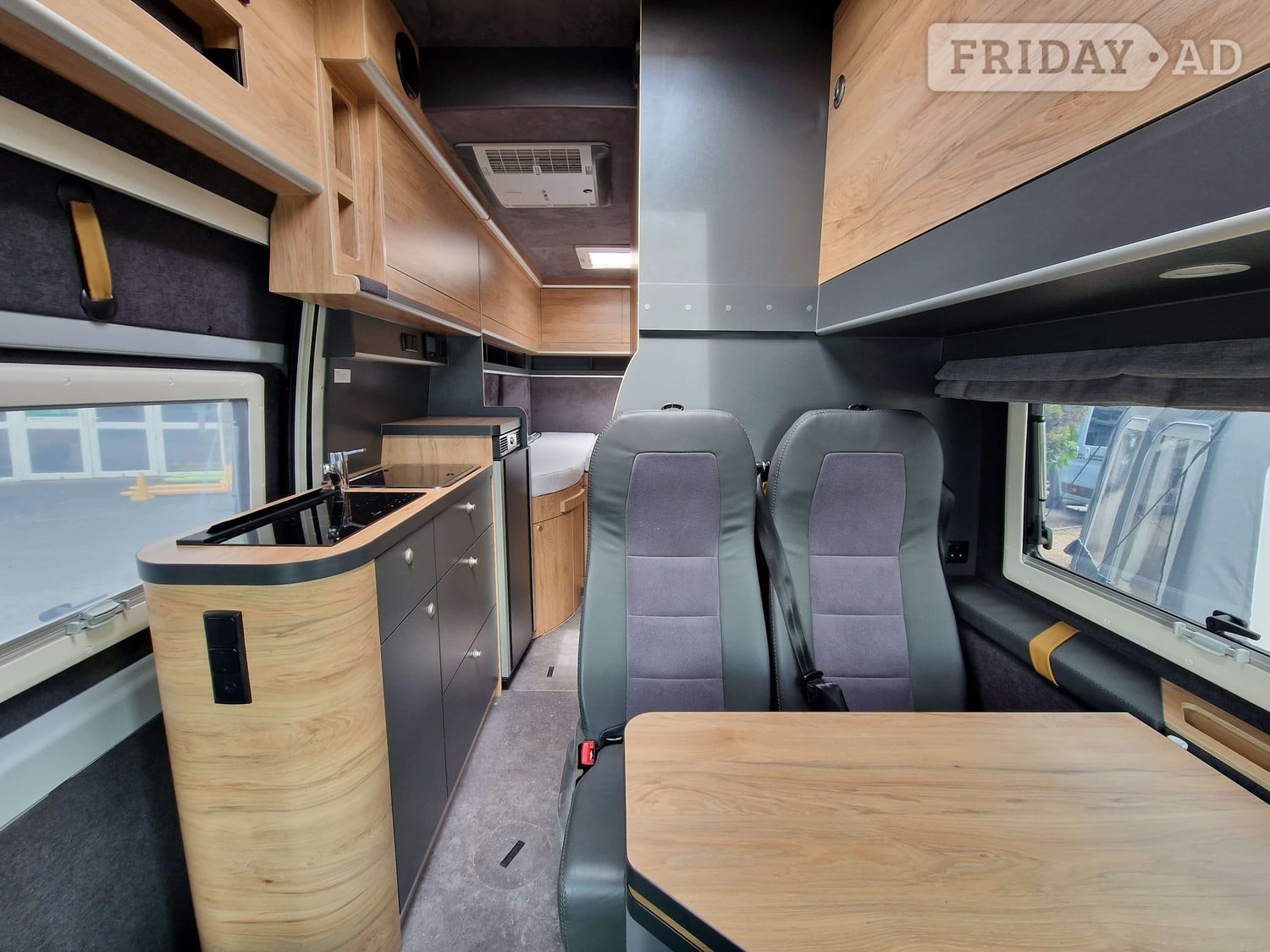 Globe-Traveller  Highbridge