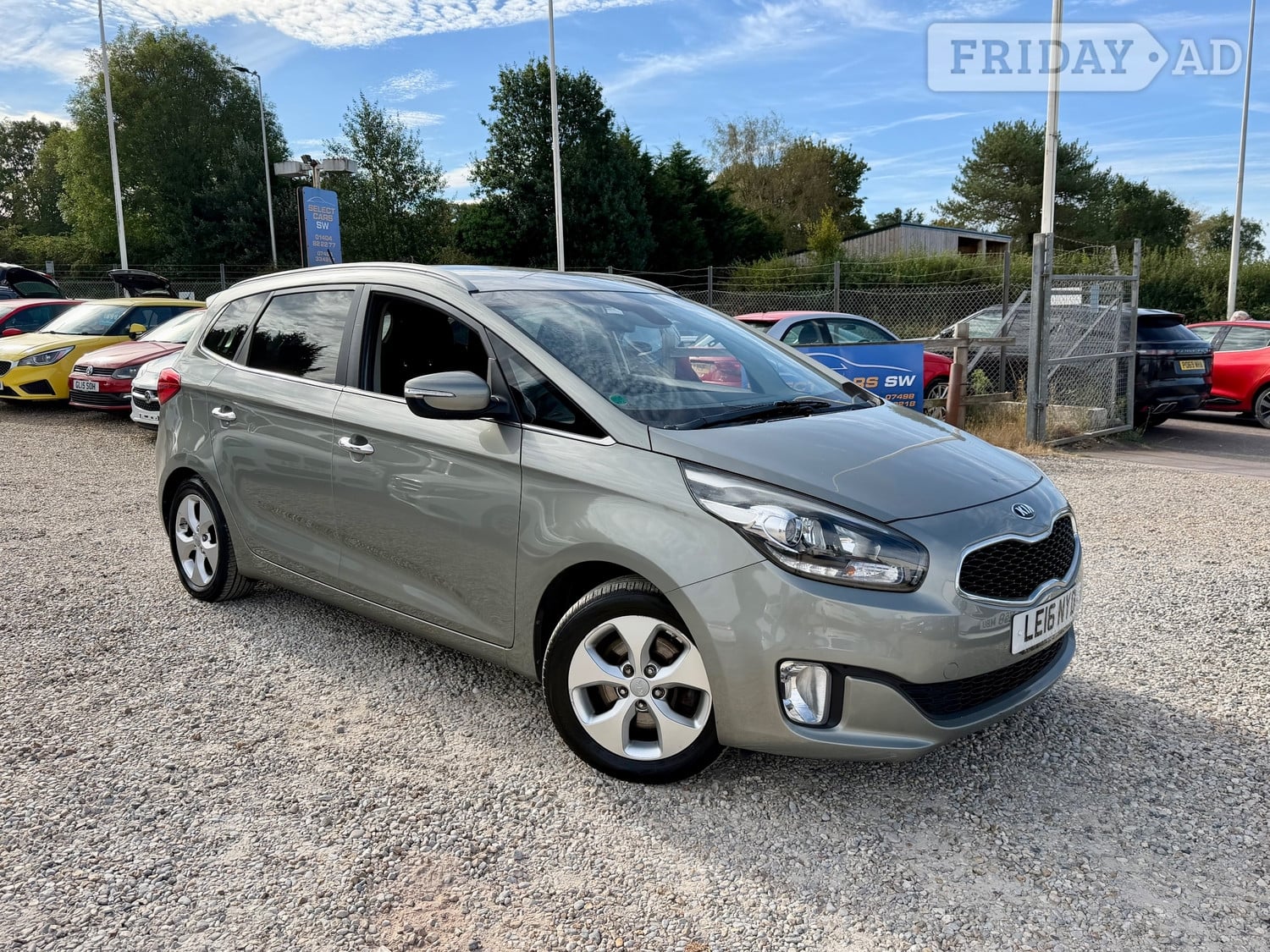 Kia Carens 2016 in Exeter