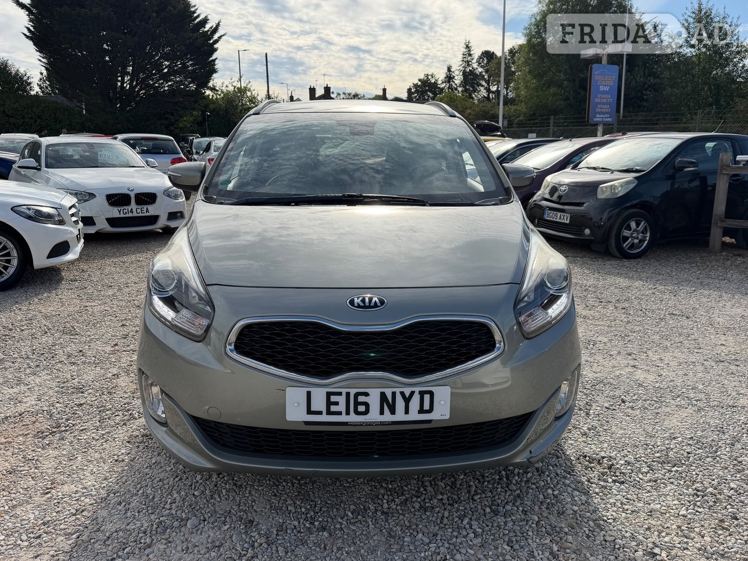 Kia Carens 2016 - Cars in Exeter