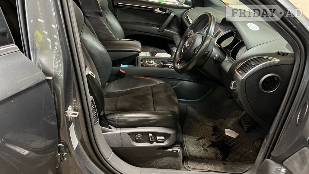 [ berth ]Audi Q7