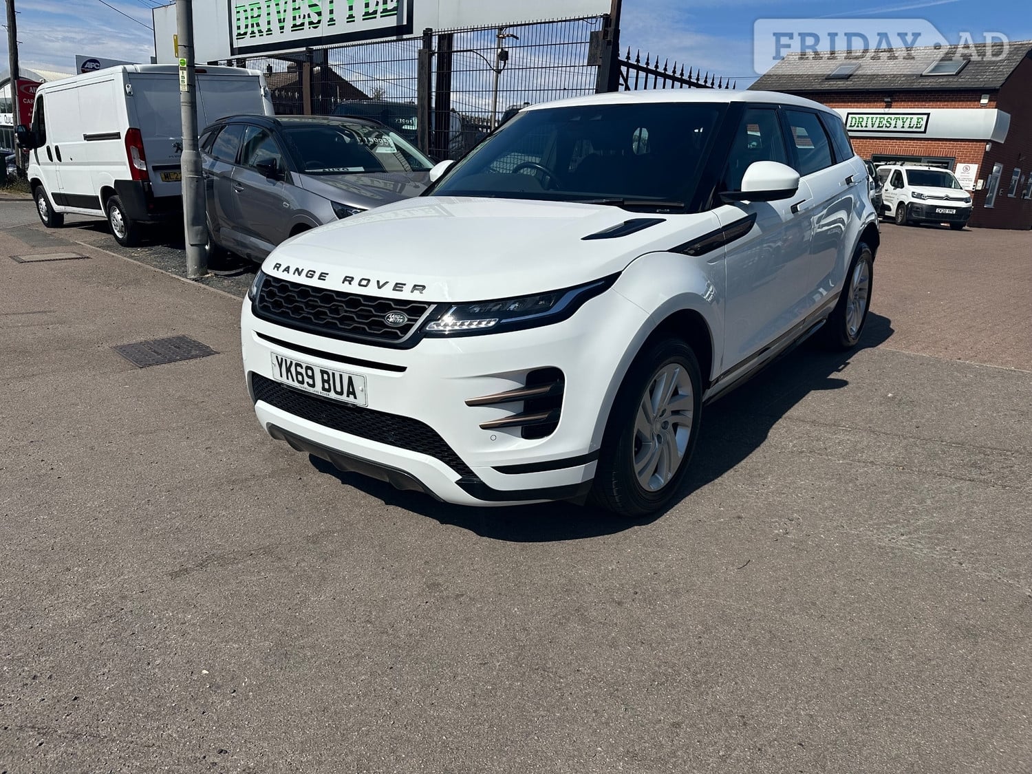 [ berth ]Land Rover Range Rover Evoque
