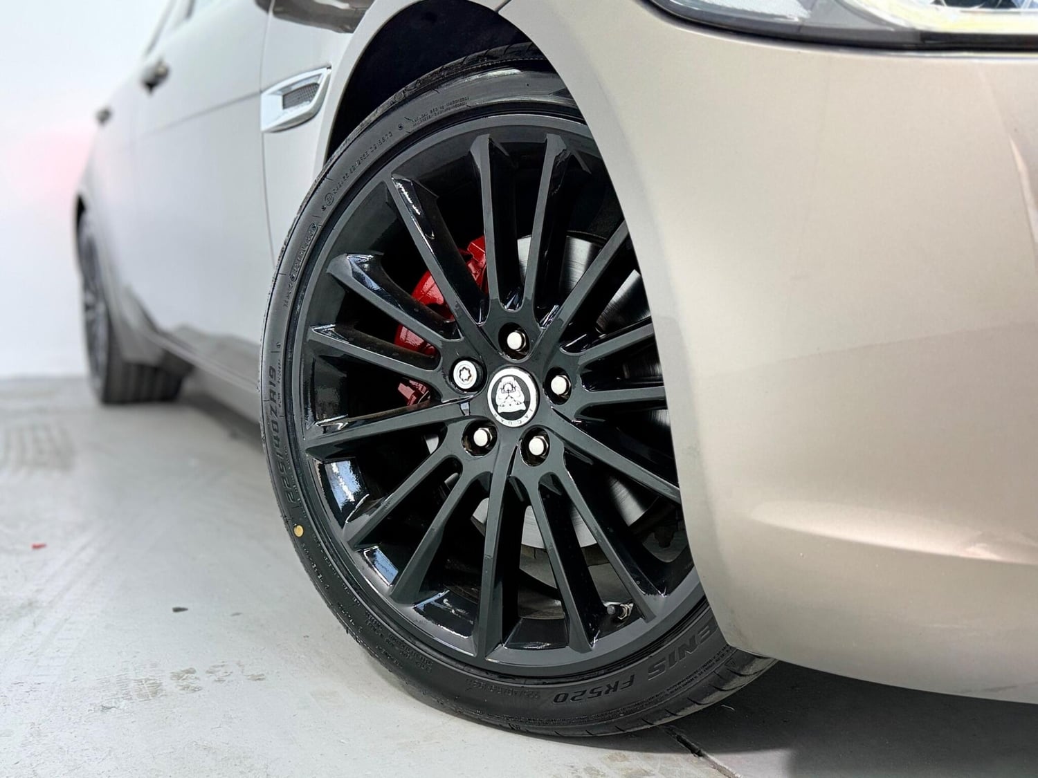 Jaguar XE Brent