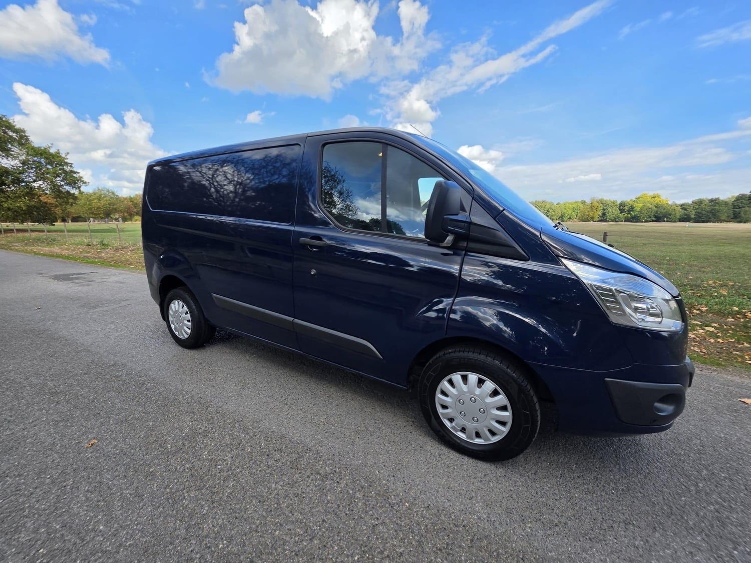 [ berth ]Ford Transit Custom