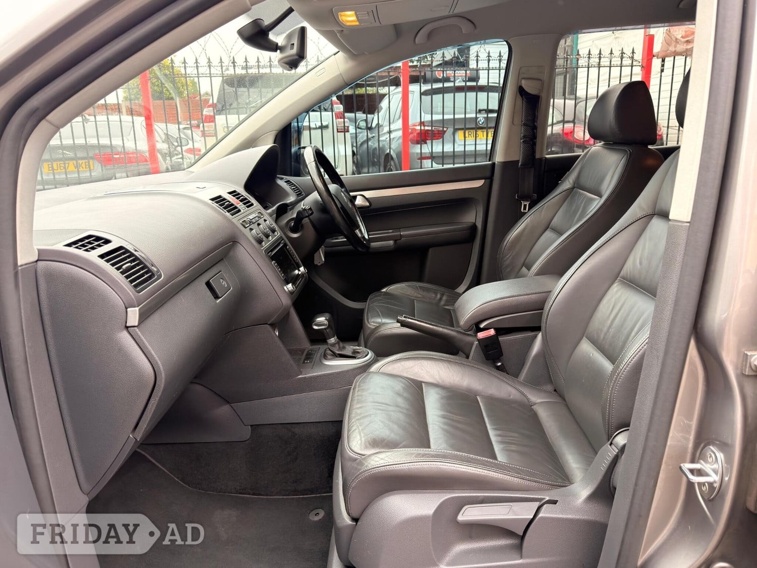Volkswagen Touran 2008 - Cars