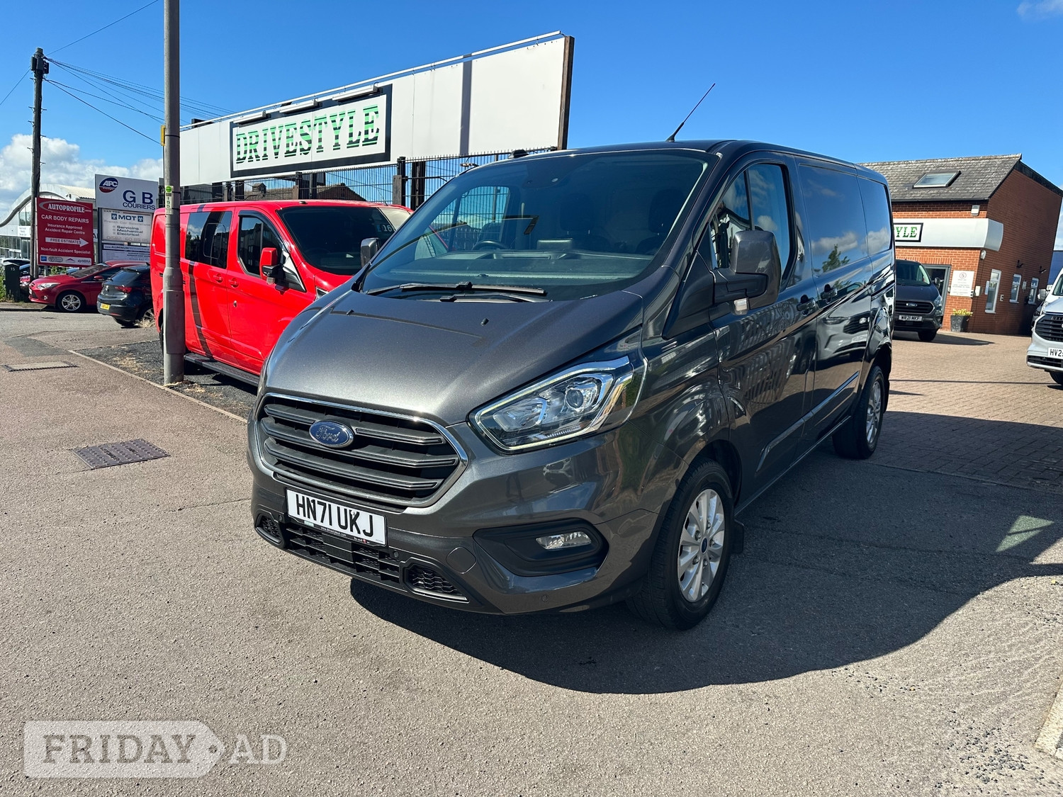 [ berth ]Ford Transit Custom